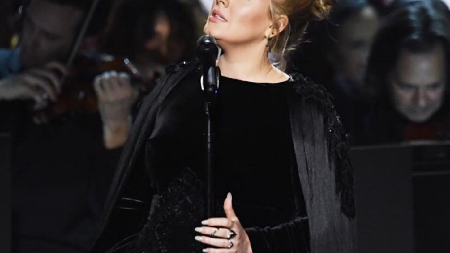 Adele: &#x3A4;&#x3BF; &#x3B1;&#x3BD;&#x3B1;&#x3C0;&#x3AC;&#x3BD;&#x3C4;&#x3B5;&#x3C7;&#x3BF; &#x3BE;&#x3AD;&#x3C3;&#x3C0;&#x3B1;&#x3C3;&#x3BC;&#x3B1; &#x3BA;&#x3B1;&#x3C4;&#x3AC; &#x3C4;&#x3B7; &#x3B4;&#x3B9;&#x3AC;&#x3C1;&#x3BA;&#x3B5;&#x3B9;&#x3B1; &#x3C4;&#x3B7;&#x3C2; &#x3B5;&#x3C1;&#x3BC;&#x3B7;&#x3BD;&#x3B5;&#x3AF;&#x3B1;&#x3C2; &#x3C4;&#x3B7;&#x3C2; &#x3C3;&#x3C4;&#x3B1; Grammy