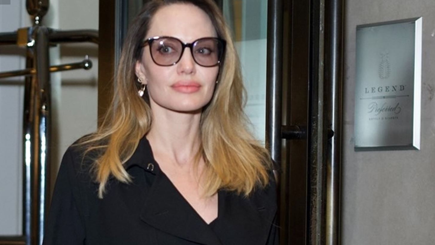 &#x391;ngelina Jolie: &quot;&#x397; &#x393;&#x3AC;&#x3B6;&#x3B1; &#x3B5;&#x3AF;&#x3BD;&#x3B1;&#x3B9; &#x3AD;&#x3BD;&#x3B1;&#x3C2; &#x3BC;&#x3B1;&#x3B6;&#x3B9;&#x3BA;&#x3CC;&#x3C2; &#x3C4;&#x3AC;&#x3C6;&#x3BF;&#x3C2;&quot;