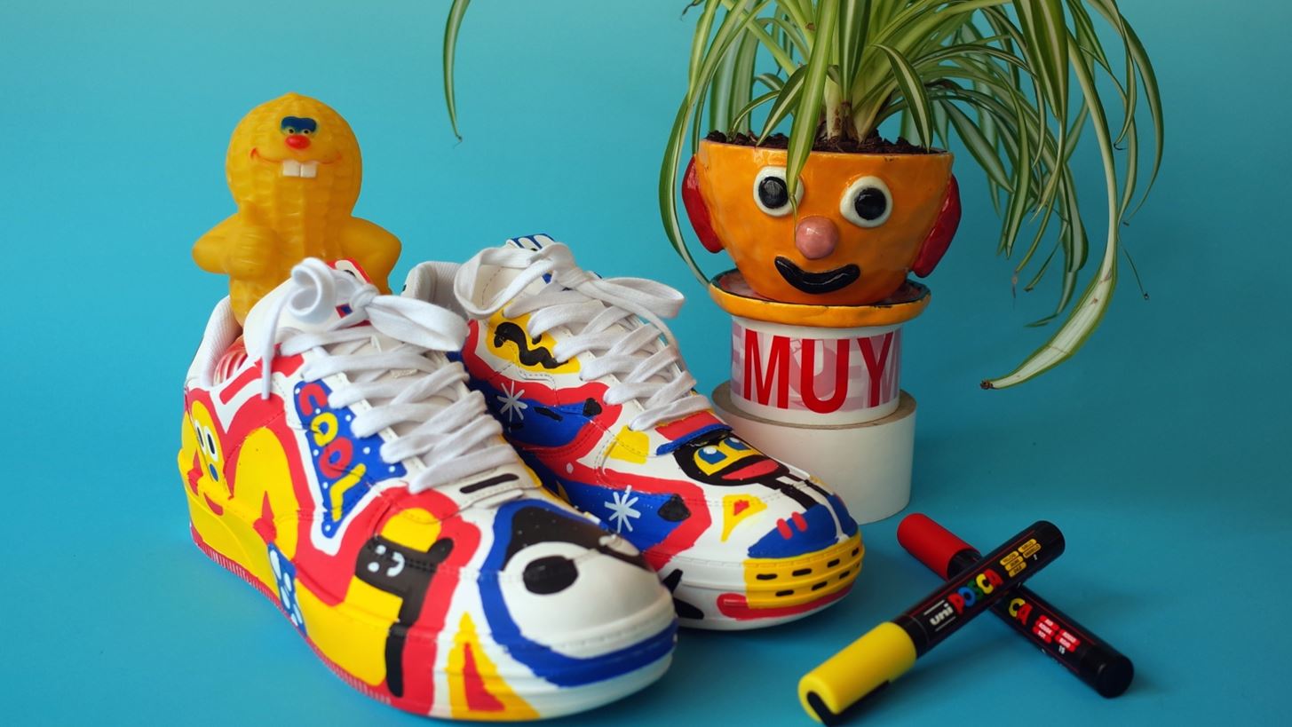 H Pull&amp;Bear &#x3BB;&#x3B1;&#x3BD;&#x3C3;&#x3AC;&#x3C1;&#x3B5;&#x3B9; &#x3AD;&#x3BD;&#x3B1; &#x3BA;&#x3B9;&#x3C4; &#x3B1;&#x3B8;&#x3BB;&#x3B7;&#x3C4;&#x3B9;&#x3BA;&#x3CE;&#x3BD; &#x3C0;&#x3B1;&#x3C0;&#x3BF;&#x3C5;&#x3C4;&#x3C3;&#x3B9;&#x3CE;&#x3BD; &#x3BC;&#x3B5; &#x3B4;&#x3C5;&#x3BD;&#x3B1;&#x3C4;&#x3CC;&#x3C4;&#x3B7;&#x3C4;&#x3B1; &#x3B5;&#x3BE;&#x3B1;&#x3C4;&#x3BF;&#x3BC;&#x3AF;&#x3BA;&#x3B5;&#x3C5;&#x3C3;&#x3B7;&#x3C2; &#x3BC;&#x3B5; &#x3BC;&#x3B1;&#x3C1;&#x3BA;&#x3B1;&#x3B4;&#x3CC;&#x3C1;&#x3BF;&#x3C5;&#x3C2; POSCA