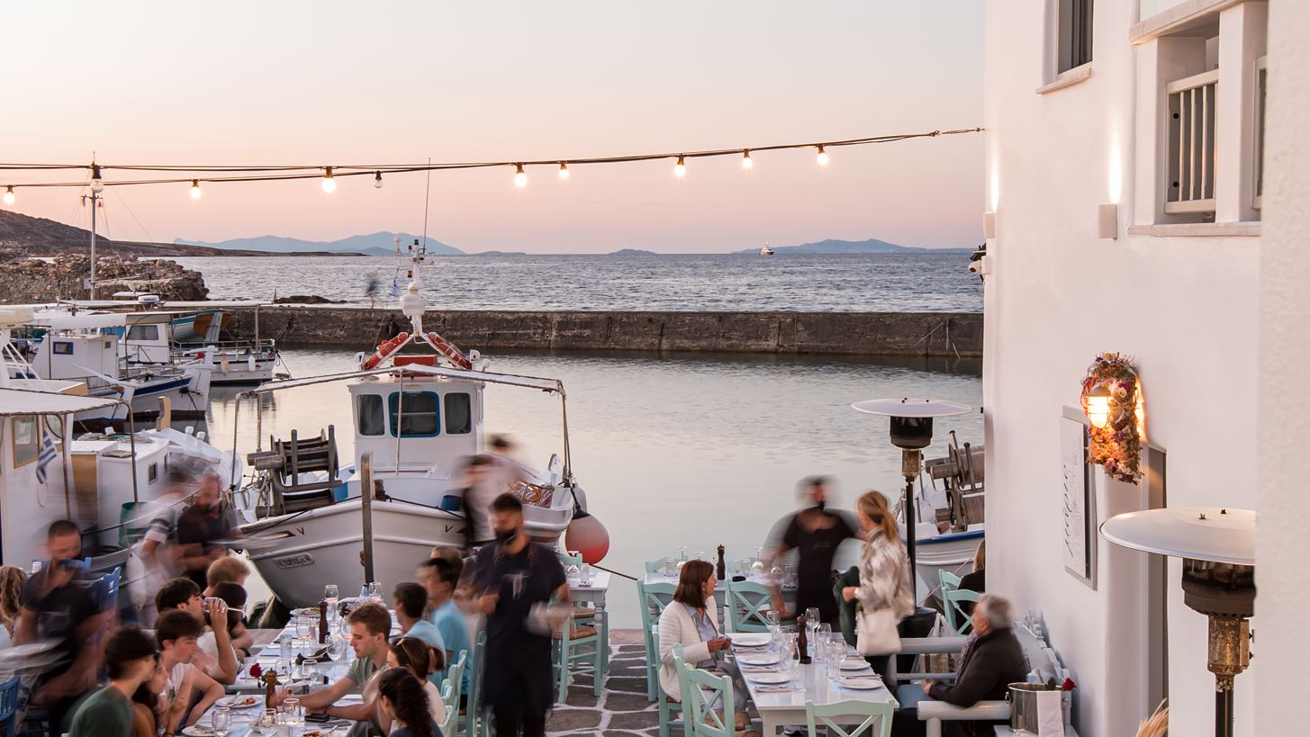Mario Restaurant &#x3C3;&#x3C4;&#x3B7; &#x39D;&#x3AC;&#x3BF;&#x3C5;&#x3C3;&#x3B1; &#x3C4;&#x3B7;&#x3C2; &#x3A0;&#x3AC;&#x3C1;&#x3BF;&#x3C5;