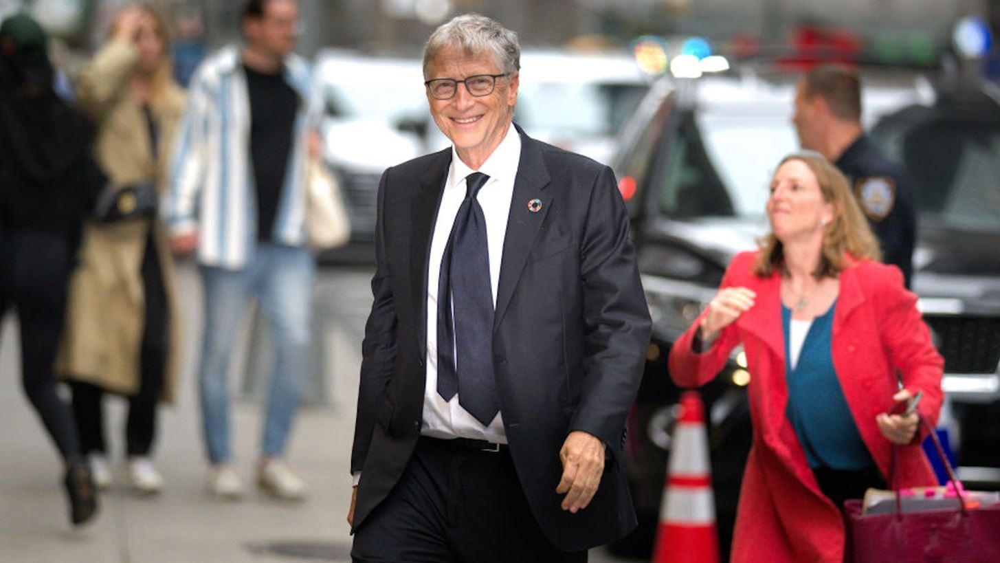 "Μετανιώνω για κάθε λεπτό που πέρασα μαζί του" : Ο Bill Gates παραδέχεται τη γνωριμία του με τον Jeffrey Epstein