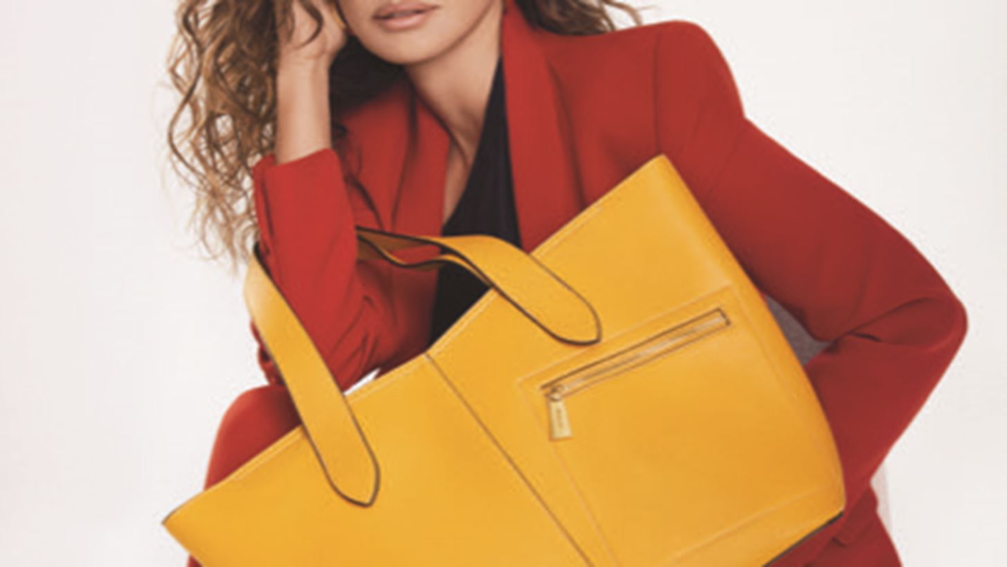 Penelope Cruz | E&#x3C0;&#x3B9;&#x3C3;&#x3C4;&#x3C1;&#x3AD;&#x3C6;&#x3B5;&#x3B9; &#x3C9;&#x3C2; &#x3C0;&#x3C1;&#x3CC;&#x3C3;&#x3C9;&#x3C0;&#x3BF; &#x3C4;&#x3B7;&#x3C2; Carpisa &#x3B3;&#x3B9;&#x3B1; &#x3C4;&#x3B7; &#x3BD;&#x3AD;&#x3B1; &#x3BA;&#x3B1;&#x3BC;&#x3C0;&#x3AC;&#x3BD;&#x3B9;&#x3B1;  &#x386;&#x3BD;&#x3BF;&#x3B9;&#x3BE;&#x3B7;/&#x39A;&#x3B1;&#x3BB;&#x3BF;&#x3BA;&#x3B1;&#x3AF;&#x3C1;&#x3B9; 2019