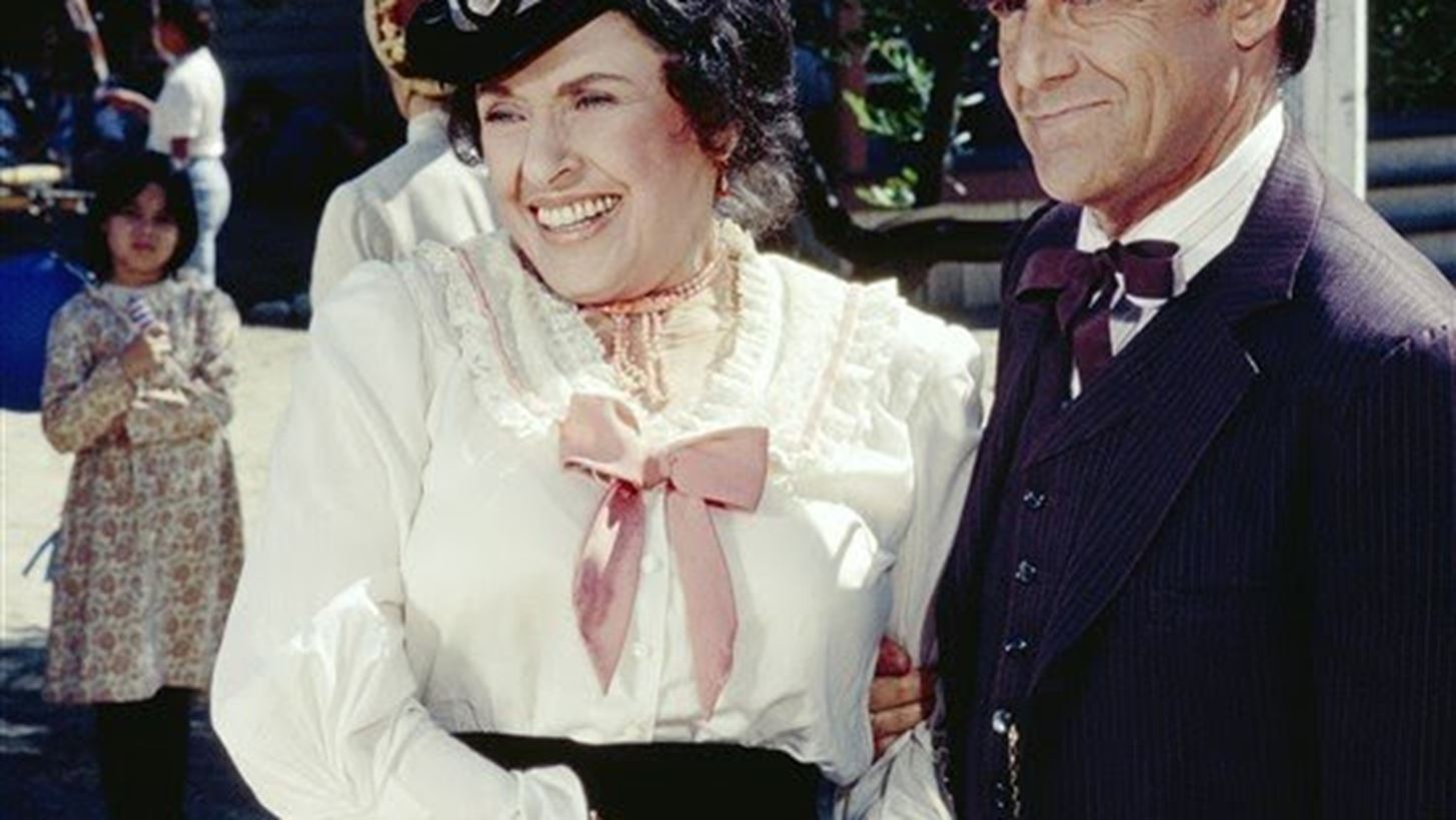 &#x3A0;&#x3AD;&#x3B8;&#x3B1;&#x3BD;&#x3B5; &#x3B7; &#x391;&#x3BC;&#x3B5;&#x3C1;&#x3B9;&#x3BA;&#x3B1;&#x3BD;&#x3AF;&#x3B4;&#x3B1; &#x3B7;&#x3B8;&#x3BF;&#x3C0;&#x3BF;&#x3B9;&#x3CC;&#x3C2; Catherine MacGregor