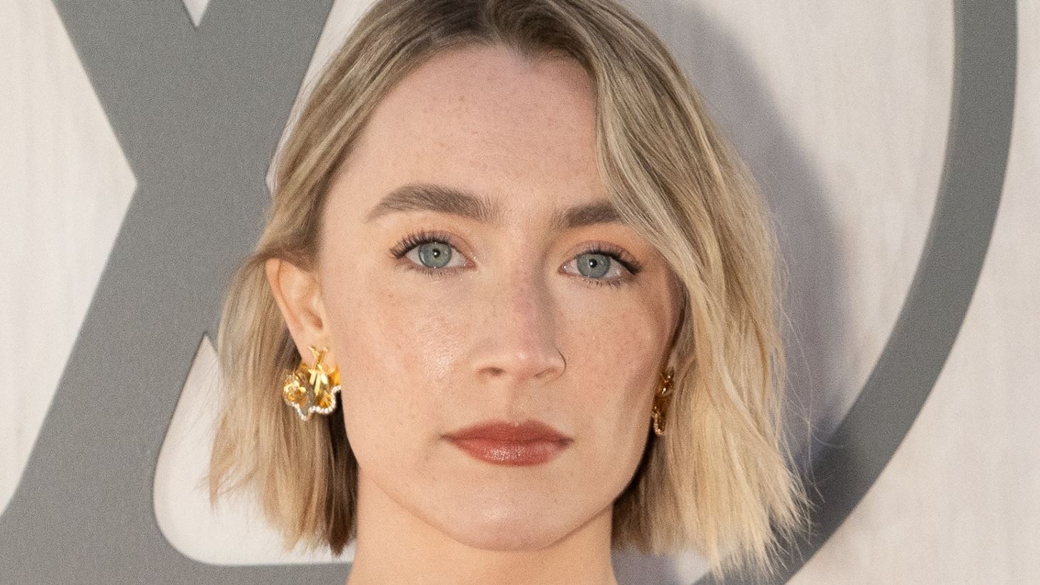 Saoirse Ronan | &#x39F; &#x3C1;&#x3CC;&#x3BB;&#x3BF;&#x3C2; &#x3C0;&#x3BF;&#x3C5; &#x3AD;&#x3C7;&#x3B1;&#x3C3;&#x3B5; &#x3BB;&#x3CC;&#x3B3;&#x3C9; &#x3B7;&#x3BB;&#x3B9;&#x3BA;&#x3AF;&#x3B1;&#x3C2; &#x3C3;&#x3B5; &#x3BC;&#x3AF;&#x3B1; &#x3B1;&#x3C0;&#x3CC; &#x3C4;&#x3B9;&#x3C2; &#x3C0;&#x3B9;&#x3BF; &#x3B8;&#x3C1;&#x3C5;&#x3BB;&#x3B9;&#x3BA;&#x3AD;&#x3C2; &#x3C4;&#x3B1;&#x3B9;&#x3BD;&#x3AF;&#x3B5;&#x3C2;