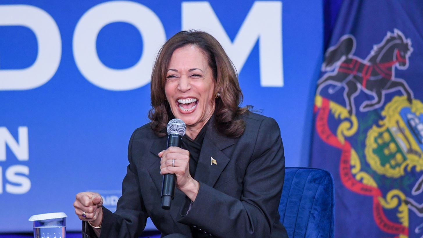 Kamala Harris | &#x39F;&#x3B9; &#x3B4;&#x3B9;&#x3AC;&#x3C3;&#x3B7;&#x3BC;&#x3BF;&#x3B9; &#x3C0;&#x3BF;&#x3C5; &#x3C3;&#x3C4;&#x3B7;&#x3C1;&#x3AF;&#x3B6;&#x3BF;&#x3C5;&#x3BD; &#x3C3;&#x3B8;&#x3B5;&#x3BD;&#x3B1;&#x3C1;&#x3AC; &#x3C4;&#x3B7;&#x3BD; &#x3C5;&#x3C0;&#x3BF;&#x3C8;&#x3B7;&#x3C6;&#x3B9;&#x3CC;&#x3C4;&#x3B7;&#x3C4;&#x3AC; &#x3C4;&#x3B7;&#x3C2;