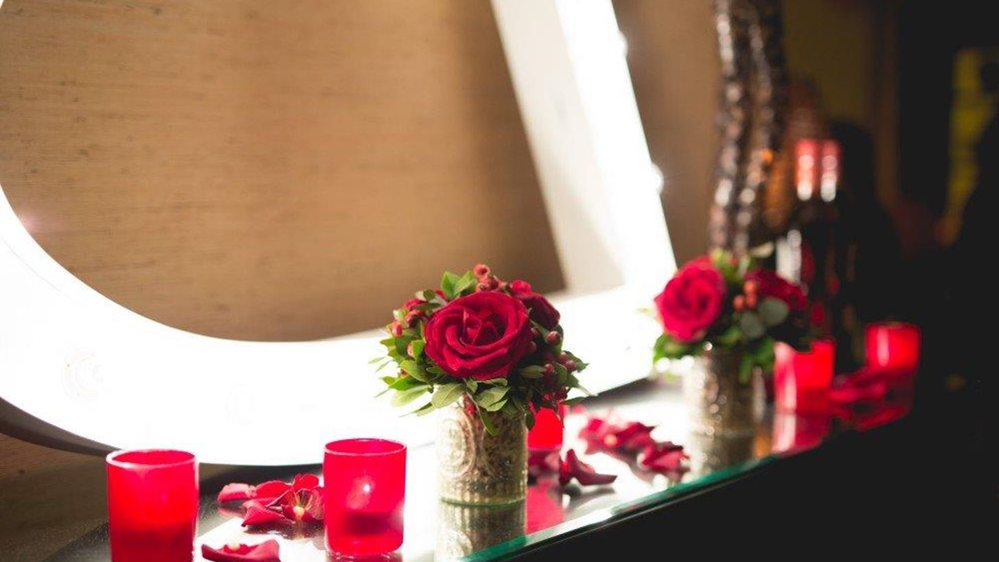 Love is in the Air: &#x397; &#x3BA;&#x3B1;&#x3C1;&#x3B4;&#x3B9;&#x3AC; &#x3C4;&#x3BF;&#x3C5; &#x391;&#x3B3;&#x3AF;&#x3BF;&#x3C5; &#x392;&#x3B1;&#x3BB;&#x3B5;&#x3BD;&#x3C4;&#x3AF;&#x3BD;&#x3BF;&#x3C5; &#x3C7;&#x3C4;&#x3C5;&#x3C0;&#x3AC; &#x3C3;&#x3C4;&#x3B1; &#x39E;&#x3B5;&#x3BD;&#x3BF;&#x3B4;&#x3BF;&#x3C7;&#x3B5;&#x3AF;&#x3B1; &#x3C4;&#x3BF;&#x3C5; &#x39F;&#x3BC;&#x3AF;&#x3BB;&#x3BF;&#x3C5; &#x394;&#x3B9;&#x3B2;&#x3AC;&#x3BD;&#x3B7;