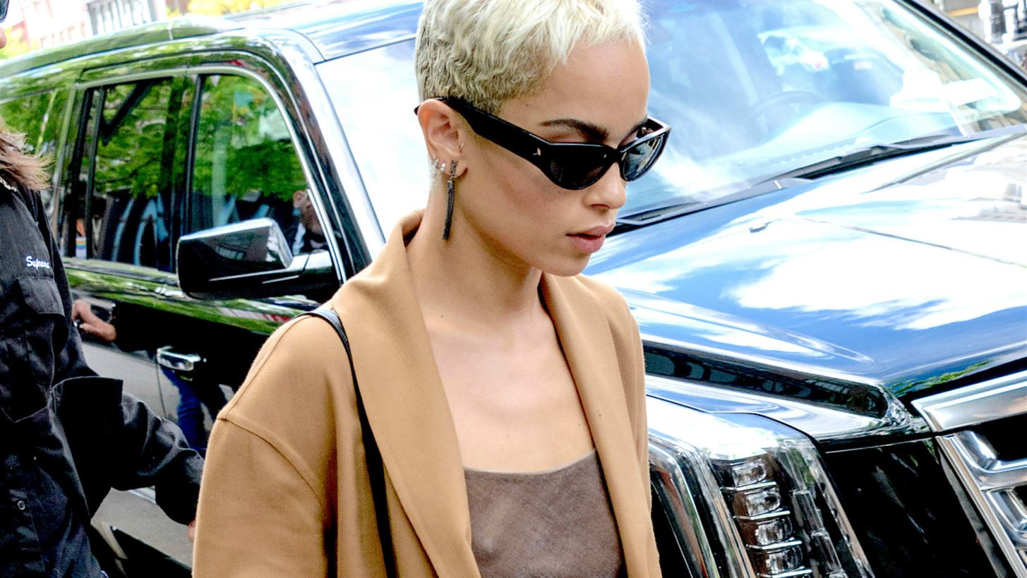 H Zo&#xEB; Kravitz &#x3B1;&#x3C0;&#x3BF;&#x3B4;&#x3B5;&#x3B9;&#x3BA;&#x3BD;&#x3CD;&#x3B5;&#x3B9; &#x3CC;&#x3C4;&#x3B9; &#x3B1;&#x3C5;&#x3C4;&#x3CC; &#x3B5;&#x3AF;&#x3BD;&#x3B1;&#x3B9; &#x3C4;&#x3BF; #1 &#x3C0;&#x3B1;&#x3BD;&#x3C4;&#x3B5;&#x3BB;&#x3CC;&#x3BD;&#x3B9; &#x3B3;&#x3B9;&#x3B1; petite &#x3BA;&#x3BF;&#x3C1;&#x3AF;&#x3C4;&#x3C3;&#x3B9;&#x3B1;