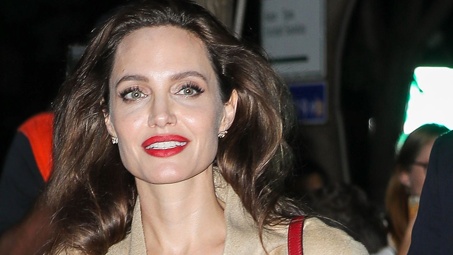 Angelina Jolie: &#x39C;&#x3B5; &#x3C5;&#x3C0;&#x3AD;&#x3C1;&#x3BF;&#x3C7;&#x3B7; &#x3B5;&#x3BC;&#x3C6;&#x3AC;&#x3BD;&#x3B9;&#x3C3;&#x3B7; &#x3C3;&#x3C4;&#x3B7; &#x39D;&#x3AD;&#x3B1; &#x3A5;&#x3CC;&#x3C1;&#x3BA;&#x3B7;