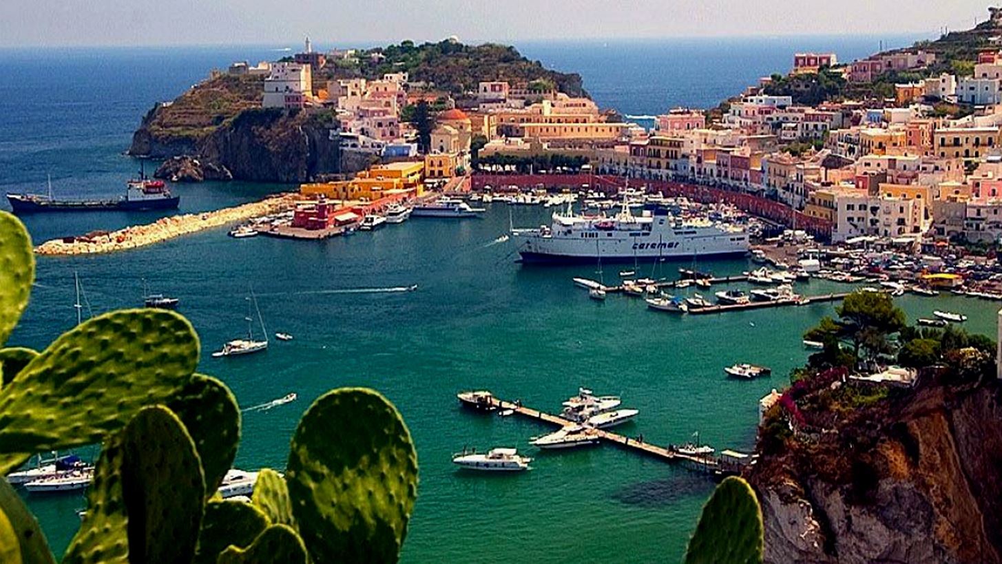 &#x3A4;&#x3B1; &#x3BF;&#x3BC;&#x3BF;&#x3C1;&#x3C6;&#x3CC;&#x3C4;&#x3B5;&#x3C1;&#x3B1; &#x3B5;&#x3C5;&#x3C1;&#x3C9;&#x3C0;&#x3B1;&#x3CA;&#x3BA;&#x3AC; &#x3BD;&#x3B7;&#x3C3;&#x3B9;&#x3AC;, &#x3C0;&#x3BF;&#x3C5; &#x3BB;&#x3AF;&#x3B3;&#x3BF;&#x3B9; &#x3B3;&#x3BD;&#x3C9;&#x3C1;&#x3AF;&#x3B6;&#x3BF;&#x3C5;&#x3BD;