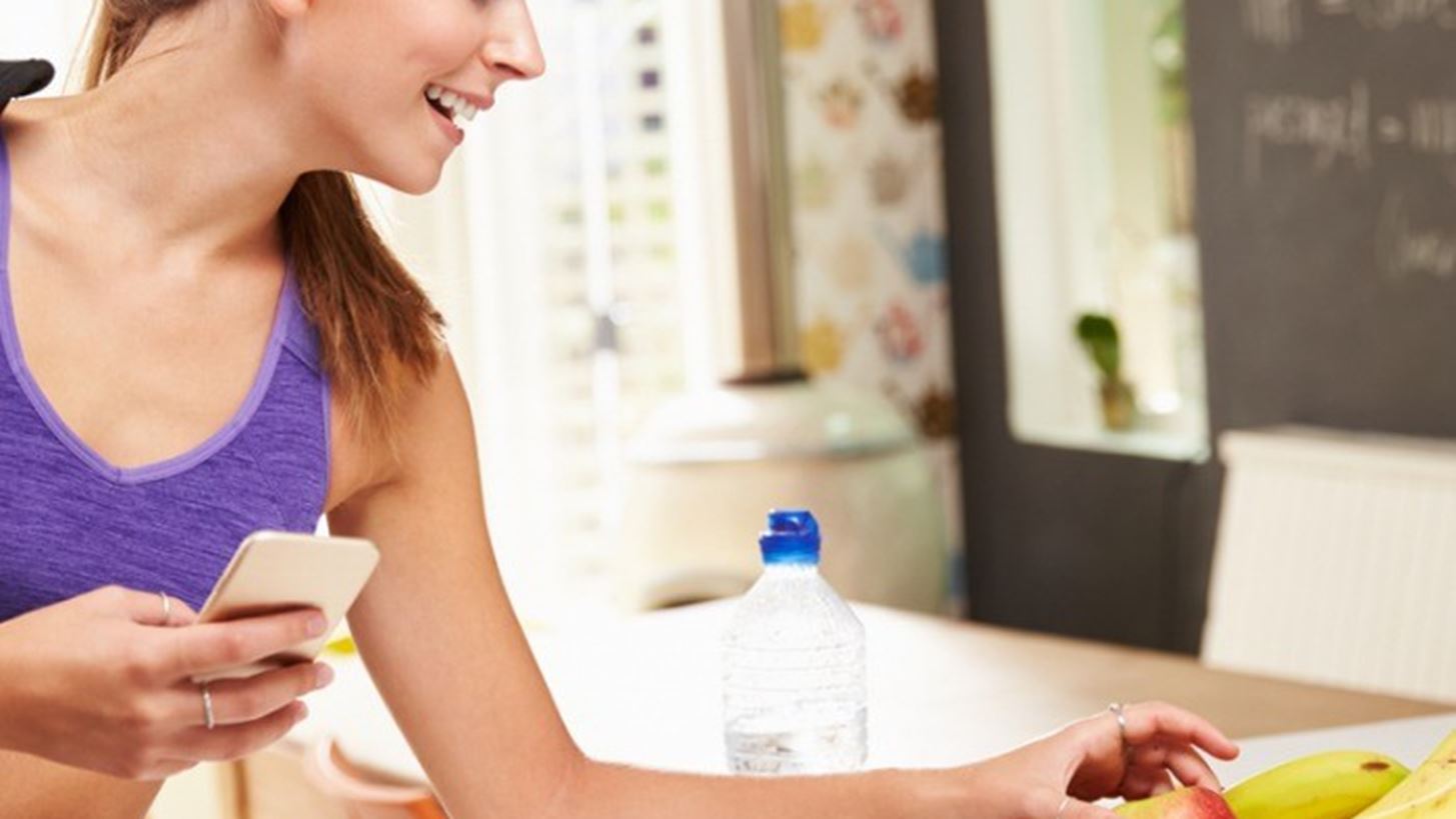 7 τροφές που επιλέγουν οι fitness experts μετά τη γυμναστική (τυρί cottage, σολομό, σοκολάτα και…)