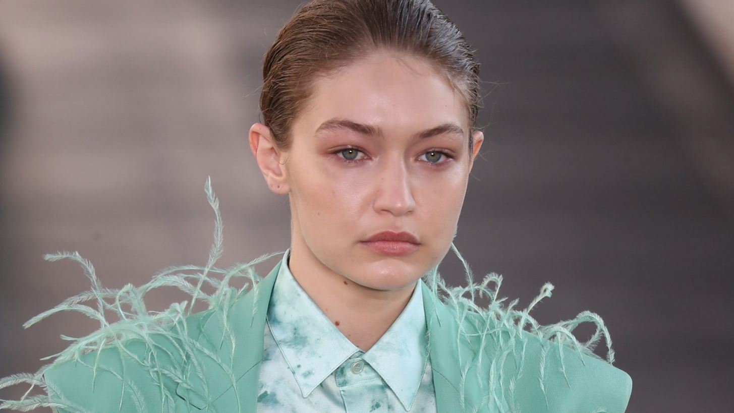 &#x397; Gigi Hadid &#x3C0;&#x3B1;&#x3C1;&#x3B1;&#x3B4;&#x3AD;&#x3C7;&#x3C4;&#x3B7;&#x3BA;&#x3B5; &#x3B3;&#x3B9;&#x3B1; &#x3C0;&#x3C1;&#x3CE;&#x3C4;&#x3B7; &#x3C6;&#x3BF;&#x3C1;&#x3AC; &#x3C3;&#x3C4;&#x3B1; social media &#x3C4;&#x3B7;&#x3BD; &#x3B5;&#x3B3;&#x3BA;&#x3C5;&#x3BC;&#x3BF;&#x3C3;&#x3CD;&#x3BD;&#x3B7; &#x3C4;&#x3B7;&#x3C2;