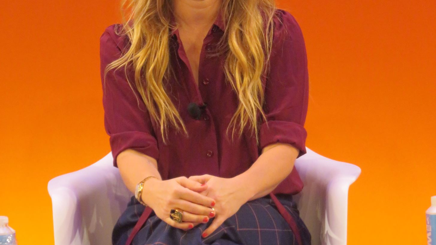 Drew Barrymore | &#x393;&#x3B9;&#x3B1;&#x3C4;&#x3AF; &#x3B4;&#x3B5;&#x3BD; &#x3B8;&#x3AD;&#x3BB;&#x3B5;&#x3B9; &#x3BD;&#x3B1; &#x3B5;&#x3C0;&#x3B9;&#x3C3;&#x3C4;&#x3C1;&#x3AD;&#x3C8;&#x3B5;&#x3B9; &#x3C3;&#x3C4;&#x3B7;&#x3BD; &#x3C5;&#x3C0;&#x3BF;&#x3BA;&#x3C1;&#x3B9;&#x3C4;&#x3B9;&#x3BA;&#x3AE;