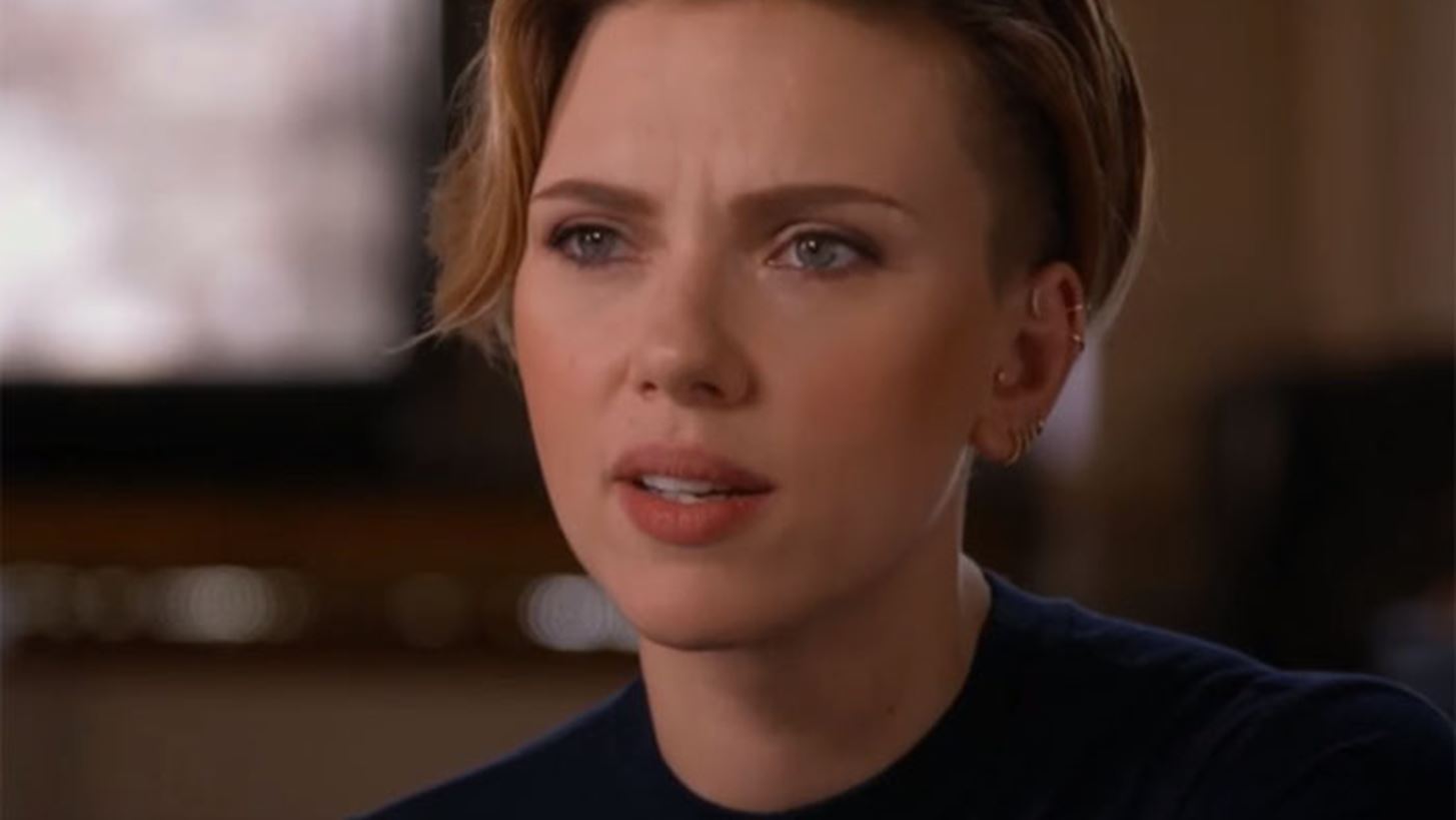 Scarlett Johansson: H &#x3C3;&#x3C5;&#x3B3;&#x3BA;&#x3BB;&#x3BF;&#x3BD;&#x3B9;&#x3C3;&#x3C4;&#x3B9;&#x3BA;&#x3AE; &#x3B1;&#x3C0;&#x3BF;&#x3BA;&#x3AC;&#x3BB;&#x3C5;&#x3C8;&#x3B7; &#x3B3;&#x3B9;&#x3B1; &#x3C4;&#x3B7;&#x3BD; &#x3BF;&#x3B9;&#x3BA;&#x3BF;&#x3B3;&#x3AD;&#x3BD;&#x3B5;&#x3B9;&#x3B1; &#x3C4;&#x3B7;&#x3C2;