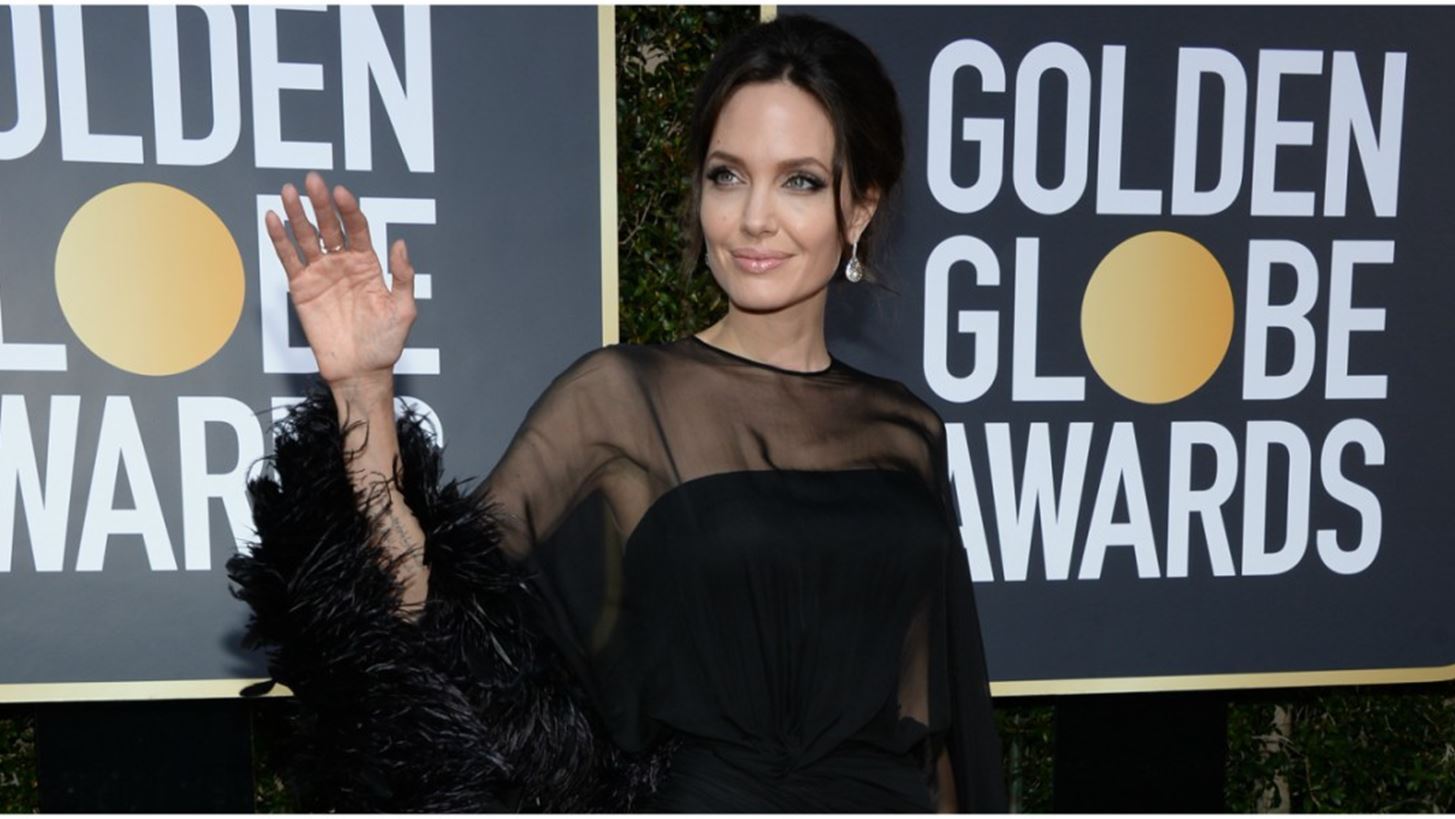 &#x397; Angelina Jolie &#x3AD;&#x3BA;&#x3B1;&#x3BD;&#x3B5; Instagram &#x3BA;&#x3B1;&#x3B9; &#x3BF; &#x3BB;&#x3CC;&#x3B3;&#x3BF;&#x3C2; &#x3B4;&#x3B5;&#x3BD; &#x3B5;&#x3AF;&#x3BD;&#x3B1;&#x3B9; &#x3B1;&#x3C0;&#x3BB;&#x3AC; &#x3BB;&#x3AF;&#x3B3;&#x3B1; &#x3B5;&#x3BA;&#x3B1;&#x3C4;&#x3BF;&#x3BC;&#x3BC;&#x3CD;&#x3C1;&#x3B9;&#x3B1; followers