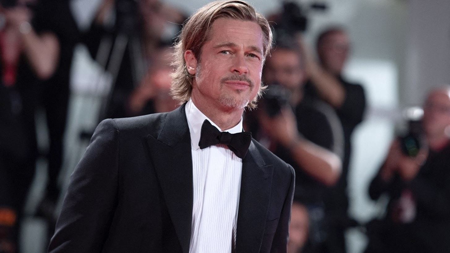 O Brad Pitt &#x3C3;&#x3C4;&#x3BF; &#x3BA;&#x3CC;&#x3BA;&#x3BA;&#x3B9;&#x3BD;&#x3BF; &#x3C7;&#x3B1;&#x3BB;&#x3AF;! &#x395;&#x3BD;&#x3C4;&#x3C5;&#x3C0;&#x3C9;&#x3C3;&#x3AF;&#x3B1;&#x3C3;&#x3B5; &#x3C3;&#x3C4;&#x3BF; &#x3A6;&#x3B5;&#x3C3;&#x3C4;&#x3B9;&#x3B2;&#x3AC;&#x3BB; &#x392;&#x3B5;&#x3BD;&#x3B5;&#x3C4;&#x3AF;&#x3B1;&#x3C2;