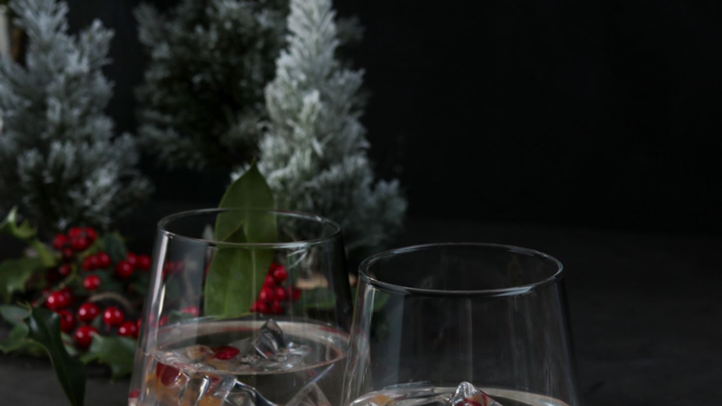 &#x394;&#x3B7;&#x3BC;&#x3B9;&#x3BF;&#x3CD;&#x3C1;&#x3B3;&#x3B7;&#x3C3;&#x3B5; &#x3C3;&#x3C4;&#x3B9;&#x3B3;&#x3BC;&#x3AD;&#x3C2; &#x3B3;&#x3B5;&#x3BC;&#x3AC;&#x3C4;&#x3B5;&#x3C2; &#x3C7;&#x3B1;&#x3C1;&#x3AC; &#x3BC;&#x3B5; &#x3B3;&#x3B5;&#x3CD;&#x3C3;&#x3B7; &#x3B1;&#x3C0;&#x3CC; &#x3C4;&#x3BF; Hendrick&#x2019;s gin