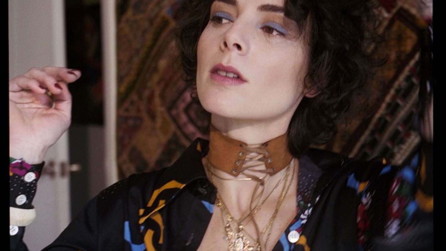 Marie-Sophie Lockhart: &#x391;&#x3C0;&#x3BF;&#x3BA;&#x3BB;&#x3B5;&#x3B9;&#x3C3;&#x3C4;&#x3B9;&#x3BA;&#x3AE; &#x3C3;&#x3C5;&#x3BD;&#x3AD;&#x3BD;&#x3C4;&#x3B5;&#x3C5;&#x3BE;&#x3B7; &#x3C4;&#x3B7;&#x3C2; &#x3BA;&#x3B1;&#x3BB;&#x3BB;&#x3B9;&#x3C4;&#x3AD;&#x3C7;&#x3BD;&#x3B9;&#x3B4;&#x3B1;&#x3C2; &#x3C0;&#x3BF;&#x3C5; &#x3AD;&#x3BA;&#x3B1;&#x3BD;&#x3B5; &#x3C4;&#x3BF; &#x3BA;&#x3AD;&#x3BD;&#x3C4;&#x3B7;&#x3BC;&#x3B1; &#x3C3;&#x3C4;&#x3B1; &#x3C1;&#x3BF;&#x3CD;&#x3C7;&#x3B1; &#x3C4;&#x3AD;&#x3C7;&#x3BD;&#x3B7;!