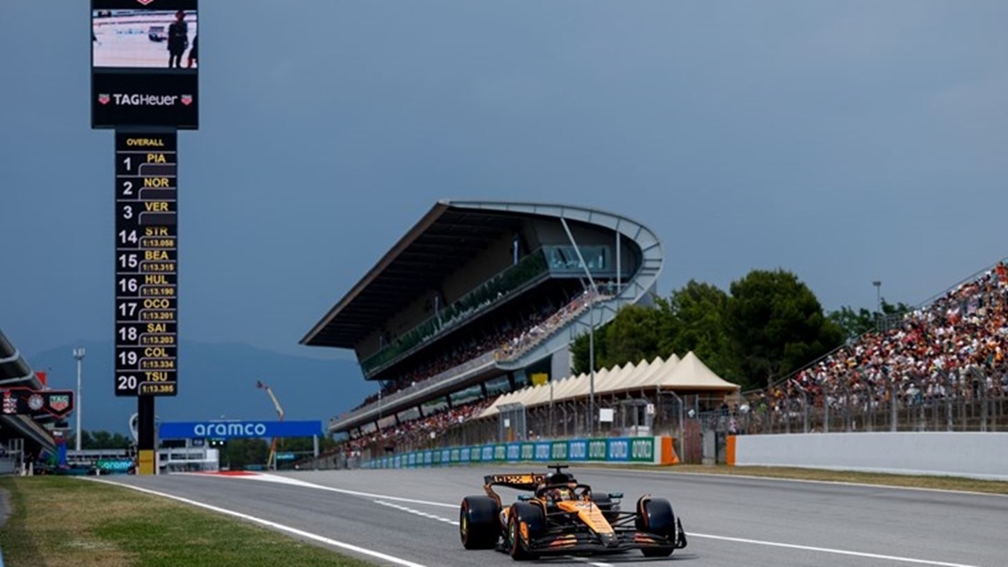 &#x3A0;&#x3AE;&#x3B3;&#x3B1;&#x3BC;&#x3B5; &#x3C3;&#x3C4;&#x3B7; &#x392;&#x3B1;&#x3C1;&#x3BA;&#x3B5;&#x3BB;&#x3CE;&#x3BD;&#x3B7; &#x3BA;&#x3B1;&#x3B9; &#x3B5;&#x3AF;&#x3B4;&#x3B1;&#x3BC;&#x3B5; F1 &#x3B1;&#x3C0;&#x3CC; &#x3C4;&#x3BF; paddock &#x3C4;&#x3B7;&#x3C2; McLaren