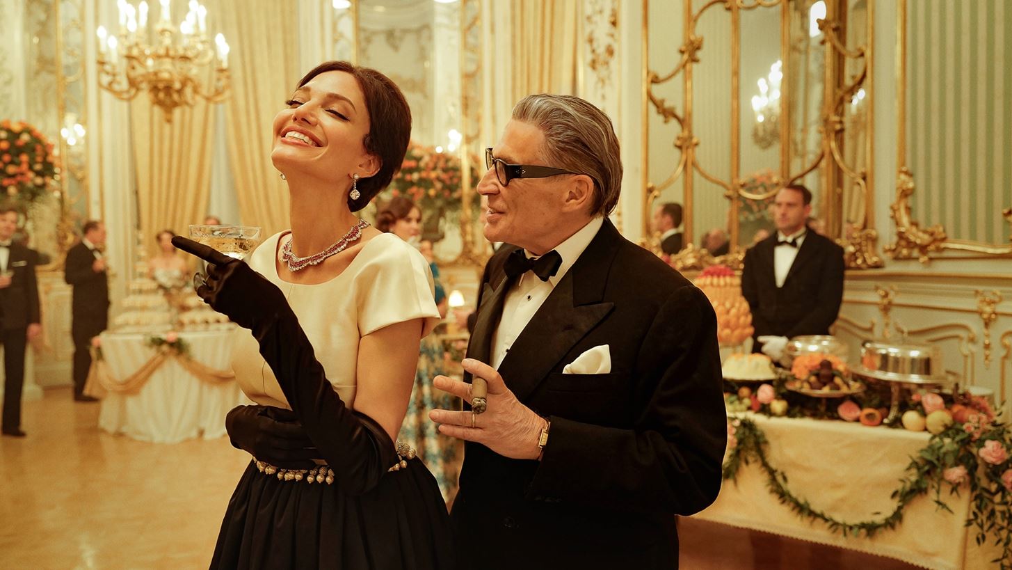 #theaftertaste | &#x397; &#x3C3;&#x3C5;&#x3BD;&#x3AC;&#x3BD;&#x3C4;&#x3B7;&#x3C3;&#x3B7; Angelina Jolie &#x3BA;&#x3B1;&#x3B9; &#x39C;&#x3B1;&#x3C1;&#x3AF;&#x3B1;&#x3C2; &#x39A;&#x3AC;&#x3BB;&#x3BB;&#x3B1;&#x3C2;, &#x3AD;&#x3BD;&#x3B1; &#x3C4;&#x3B1;&#x3BE;&#x3AF;&#x3B4;&#x3B9; &#x3C3;&#x3C4;&#x3B7;&#x3BD; &#x3BA;&#x3B1;&#x3C1;&#x3B4;&#x3B9;&#x3AC; &#x3C4;&#x3B7;&#x3C2; &#x399;&#x3C4;&#x3B1;&#x3BB;&#x3AF;&#x3B1;&#x3C2; &#x3BC;&#x3B5; &#x3B1;&#x3C6;&#x3B5;&#x3C4;&#x3B7;&#x3C1;&#x3AF;&#x3B1; &#x3C4;&#x3BF; &#x39A;&#x3BF;&#x3BB;&#x3C9;&#x3BD;&#x3AC;&#x3BA;&#x3B9; &#x3BA;&#x3B1;&#x3B9; let the festivities begin!