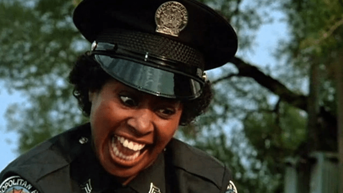 Marion Ramsey | &#x388;&#x3C6;&#x3C5;&#x3B3;&#x3B5; &#x3B1;&#x3C0;&#x3CC; &#x3C4;&#x3B7; &#x3B6;&#x3C9;&#x3AE; &#x3B7; &#x3B1;&#x3C3;&#x3C4;&#x3C5;&#x3BD;&#x3CC;&#x3BC;&#x3BF;&#x3C2; Hooks &#x3B1;&#x3C0;&#x3CC; &#x3C4;&#x3B7; &quot;&#x39C;&#x3B5;&#x3B3;&#x3AC;&#x3BB;&#x3B7; &#x3C4;&#x3C9;&#x3BD; &#x39C;&#x3C0;&#x3AC;&#x3C4;&#x3C3;&#x3C9;&#x3BD; &#x3A3;&#x3C7;&#x3BF;&#x3BB;&#x3AE;&quot;