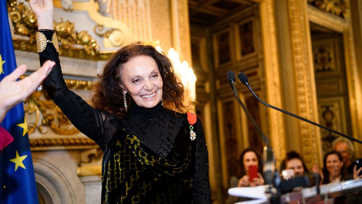 Diane Von Furstenberg | &#x395;&#x3C0;&#x3B9;&#x3C3;&#x3C4;&#x3C1;&#x3AD;&#x3C6;&#x3B5;&#x3B9; &#x3C3;&#x3C4;&#x3B7;&#x3BD; &#x395;&#x3BB;&#x3BB;&#x3AC;&#x3B4;&#x3B1; &#x3BC;&#x3B5; &#x3BD;&#x3AD;&#x3BF; &#x3BA;&#x3B1;&#x3C4;&#x3AC;&#x3C3;&#x3C4;&#x3B7;&#x3BC;&#x3B1; &#x3C3;&#x3C4;&#x3B7; &#x393;&#x3BB;&#x3C5;&#x3C6;&#x3AC;&#x3B4;&#x3B1;
