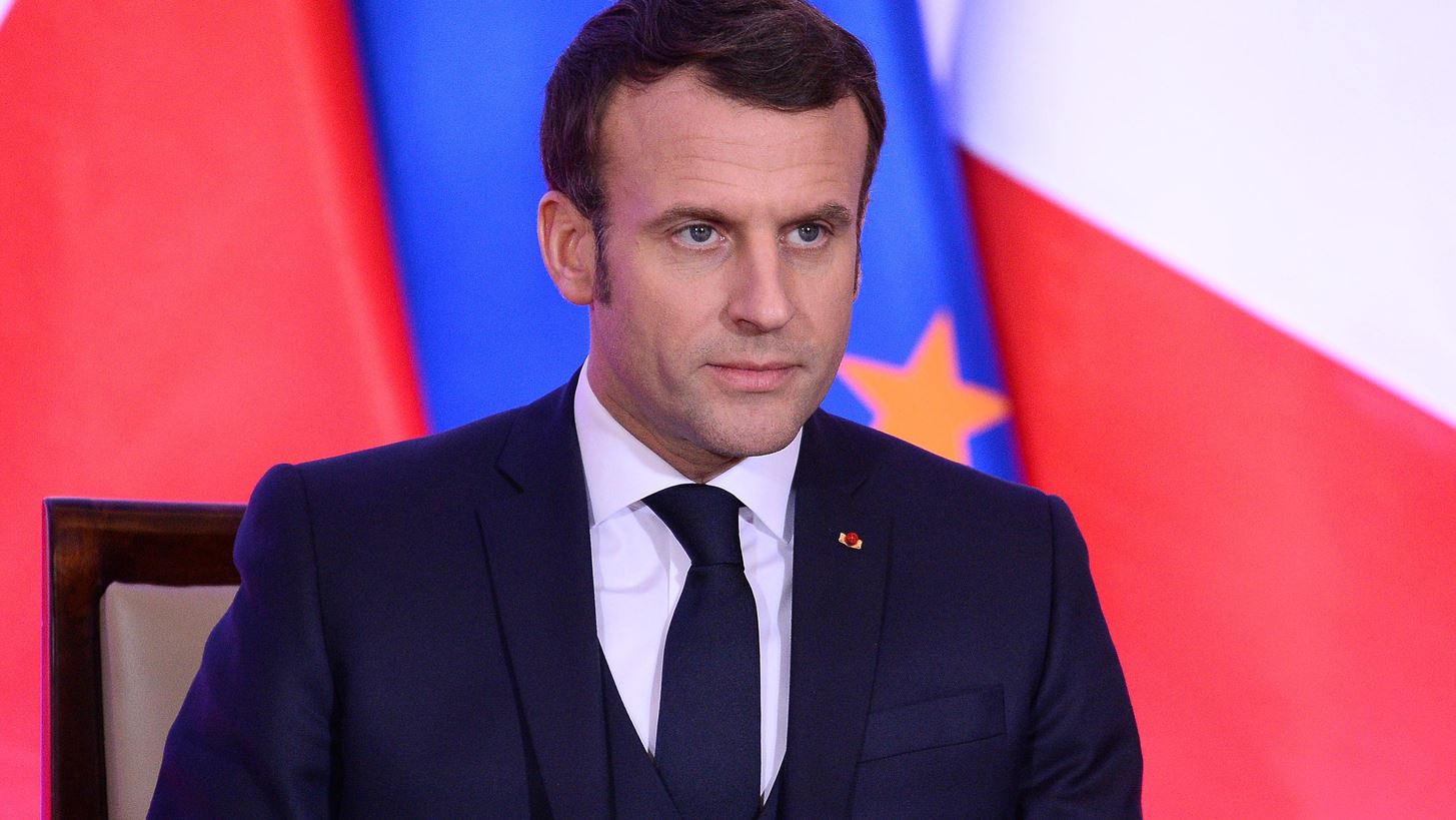 Emmanuel Macron | &#x3A4;&#x3BF; tweet &#x3C4;&#x3BF;&#x3C5; &#x3C3;&#x3C4;&#x3B1; &#x3B5;&#x3BB;&#x3BB;&#x3B7;&#x3BD;&#x3B9;&#x3BA;&#x3AC; &#x3B3;&#x3B9;&#x3B1; &#x3C4;&#x3B9;&#x3C2; &#x3C6;&#x3C9;&#x3C4;&#x3B9;&#x3AD;&#x3C2; &#x3C3;&#x3C4;&#x3B7; &#x3C7;&#x3CE;&#x3C1;&#x3B1; &#x3BC;&#x3B1;&#x3C2;