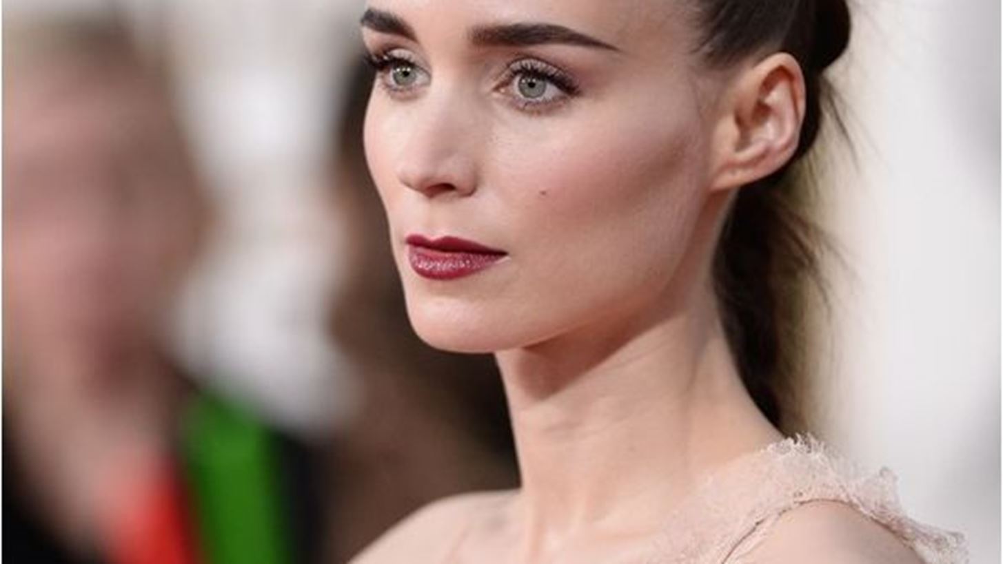Rooney Mara: &quot;&#x397; &#x39C;&#x3B1;&#x3C1;&#x3AF;&#x3B1; &#x39C;&#x3B1;&#x3B3;&#x3B4;&#x3B1;&#x3BB;&#x3B7;&#x3BD;&#x3AE; &#x3AE;&#x3C4;&#x3B1;&#x3BD; &#x3BC;&#x3B9;&#x3B1; &#x3C1;&#x3B9;&#x3B6;&#x3BF;&#x3C3;&#x3C0;&#x3B1;&#x3C3;&#x3C4;&#x3B9;&#x3BA;&#x3AE; &#x3C6;&#x3B5;&#x3BC;&#x3B9;&#x3BD;&#x3AF;&#x3C3;&#x3C4;&#x3C1;&#x3B9;&#x3B1;&quot;