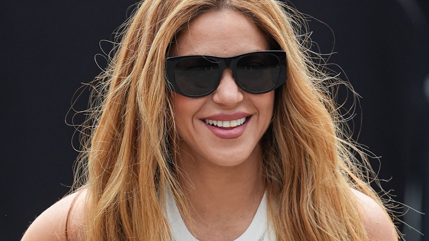 Shakira | &#x391;&#x3BD;&#x3B1;&#x3C4;&#x3C1;&#x3BF;&#x3C0;&#x3AE; &#x3C3;&#x3C4;&#x3B7; &#x3C3;&#x3BF;&#x3B2;&#x3B1;&#x3C1;&#x3AE; &#x3C5;&#x3C0;&#x3CC;&#x3B8;&#x3B5;&#x3C3;&#x3B7; &#x3C6;&#x3BF;&#x3C1;&#x3BF;&#x3B4;&#x3B9;&#x3B1;&#x3C6;&#x3C5;&#x3B3;&#x3AE;&#x3C2; &#x3B3;&#x3B9;&#x3B1; &#x3C4;&#x3B7;&#x3BD; &#x3BF;&#x3C0;&#x3BF;&#x3AF;&#x3B1; &#x3BA;&#x3B1;&#x3C4;&#x3B7;&#x3B3;&#x3BF;&#x3C1;&#x3B5;&#x3AF;&#x3C4;&#x3B1;&#x3B9;