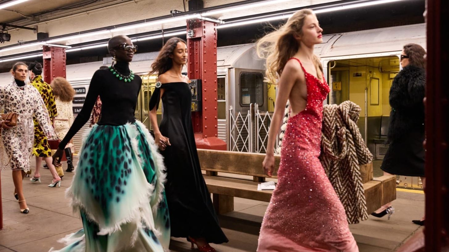 Chanel M&#xE9;tiers d&#x2019;Art 2026 | &#x38C;&#x3C4;&#x3B1;&#x3BD; &#x3BF; Matthieu Blazy &#x3BA;&#x3B1;&#x3C4;&#x3AD;&#x3BA;&#x3C4;&#x3B7;&#x3C3;&#x3B5; &#x3C4;&#x3BF; &#x3BC;&#x3B5;&#x3C4;&#x3C1;&#x3CC; &#x3C4;&#x3B7;&#x3C2; &#x39D;&#x3AD;&#x3B1;&#x3C2; &#x3A5;&#x3CC;&#x3C1;&#x3BA;&#x3B7;&#x3C2; &#x3BC;&#x3B5; &#x3CC;&#x3C0;&#x3BB;&#x3BF; &#x3C4;&#x3B7;&#x3BD; &#x3C5;&#x3C8;&#x3B7;&#x3BB;&#x3AE; &#x3BC;&#x3CC;&#x3B4;&#x3B1;