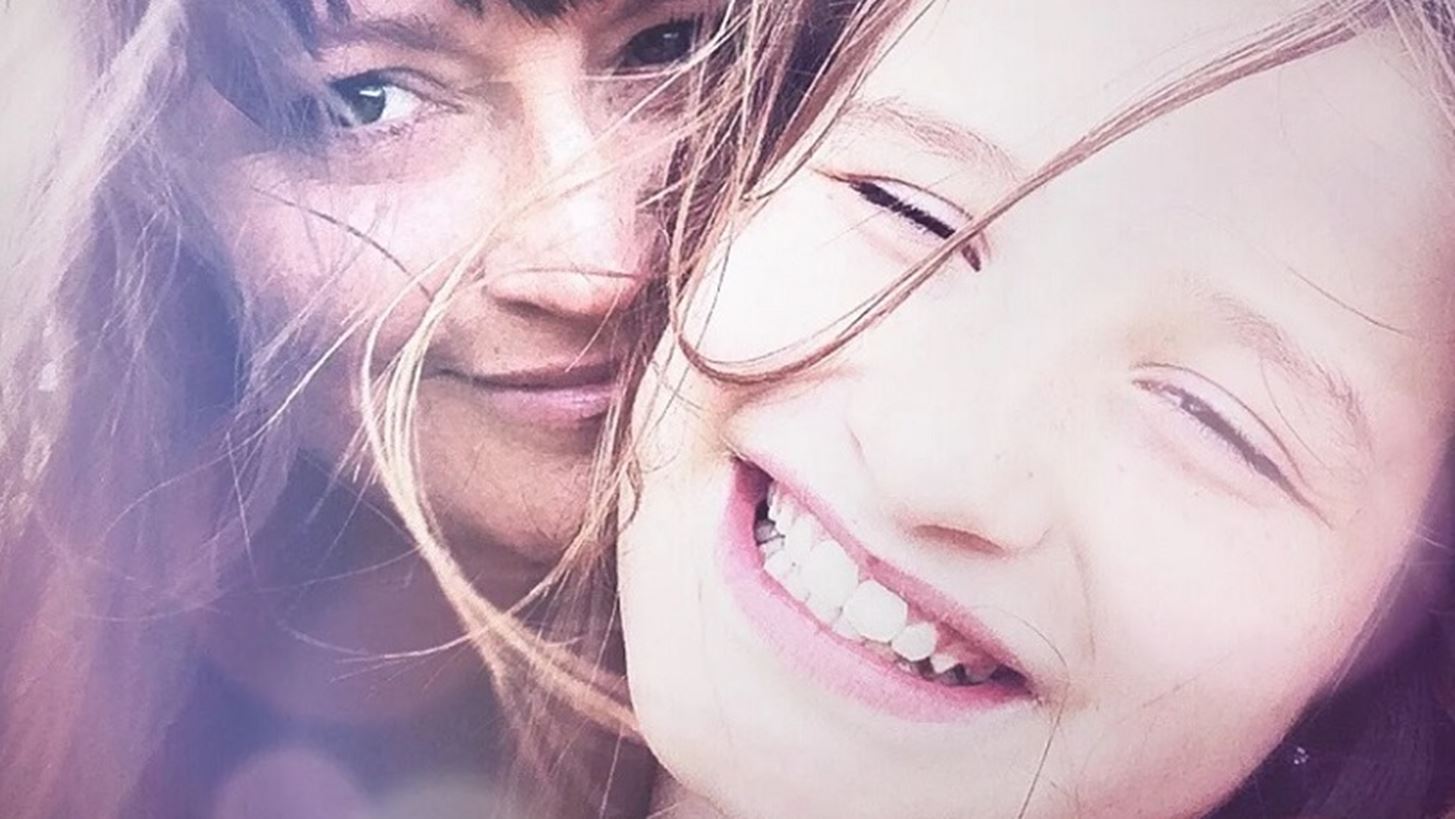 &#x3A4;&#x3BF; &#x3B4;&#x3AD;&#x3C3;&#x3B9;&#x3BC;&#x3BF; &#x3BC;&#x3B7;&#x3C4;&#x3AD;&#x3C1;&#x3B1;&#x3C2; &#x3BA;&#x3CC;&#x3C1;&#x3B7;&#x3C2; &#x3B4;&#x3B5;&#x3BD; &#x3C3;&#x3C5;&#x3B3;&#x3BA;&#x3C1;&#x3AF;&#x3BD;&#x3B5;&#x3C4;&#x3B1;&#x3B9; &#x3BC;&#x3B5; &#x3C4;&#x3AF;&#x3C0;&#x3BF;&#x3C4;&#x3B1; &#x3C3;&#x3C4;&#x3BF;&#x3BD; &#x3BA;&#x3CC;&#x3C3;&#x3BC;&#x3BF;