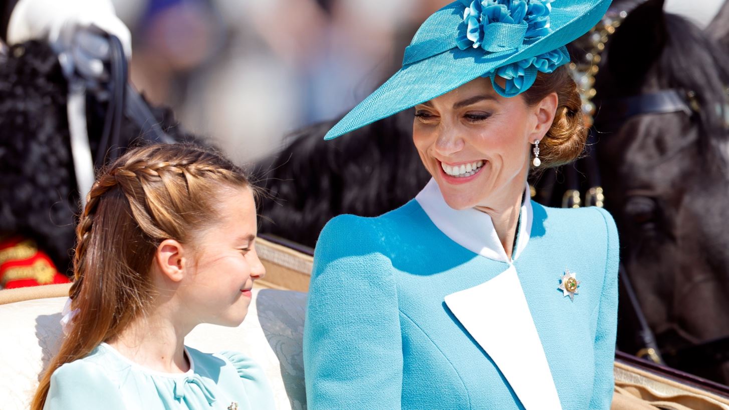 &#x3A0;&#x3C1;&#x3B9;&#x3B3;&#x3BA;&#x3AF;&#x3C0;&#x3B9;&#x3C3;&#x3C3;&#x3B1; Charlotte  | &#x388;&#x3C4;&#x3C3;&#x3B9; &#x3C4;&#x3AF;&#x3BC;&#x3B7;&#x3C3;&#x3B5; &#x3C4;&#x3B7; &#x3B2;&#x3B1;&#x3C3;&#x3AF;&#x3BB;&#x3B9;&#x3C3;&#x3C3;&#x3B1; &#x395;&#x3BB;&#x3B9;&#x3C3;&#x3AC;&#x3B2;&#x3B5;&#x3C4; &#x3C3;&#x3C4;&#x3BF; Trooping the Colour