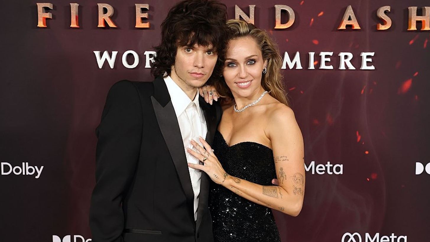 H Miley Cyrus &#x3B1;&#x3C1;&#x3C1;&#x3B1;&#x3B2;&#x3C9;&#x3BD;&#x3B9;&#x3AC;&#x3C3;&#x3C4;&#x3B7;&#x3BA;&#x3B5;! &#x3A4;&#x3BF; 14 &#x3BA;&#x3B1;&#x3C1;&#x3B1;&#x3C4;&#x3AF;&#x3C9;&#x3BD; &#x3BC;&#x3BF;&#x3BD;&#x3CC;&#x3C0;&#x3B5;&#x3C4;&#x3C1;&#x3BF; &#x3C0;&#x3BF;&#x3C5; &#x3C4;&#x3B7;&#x3C2; &#x3AD;&#x3B4;&#x3C9;&#x3C3;&#x3B5; &#x3BF; Maxx Morando