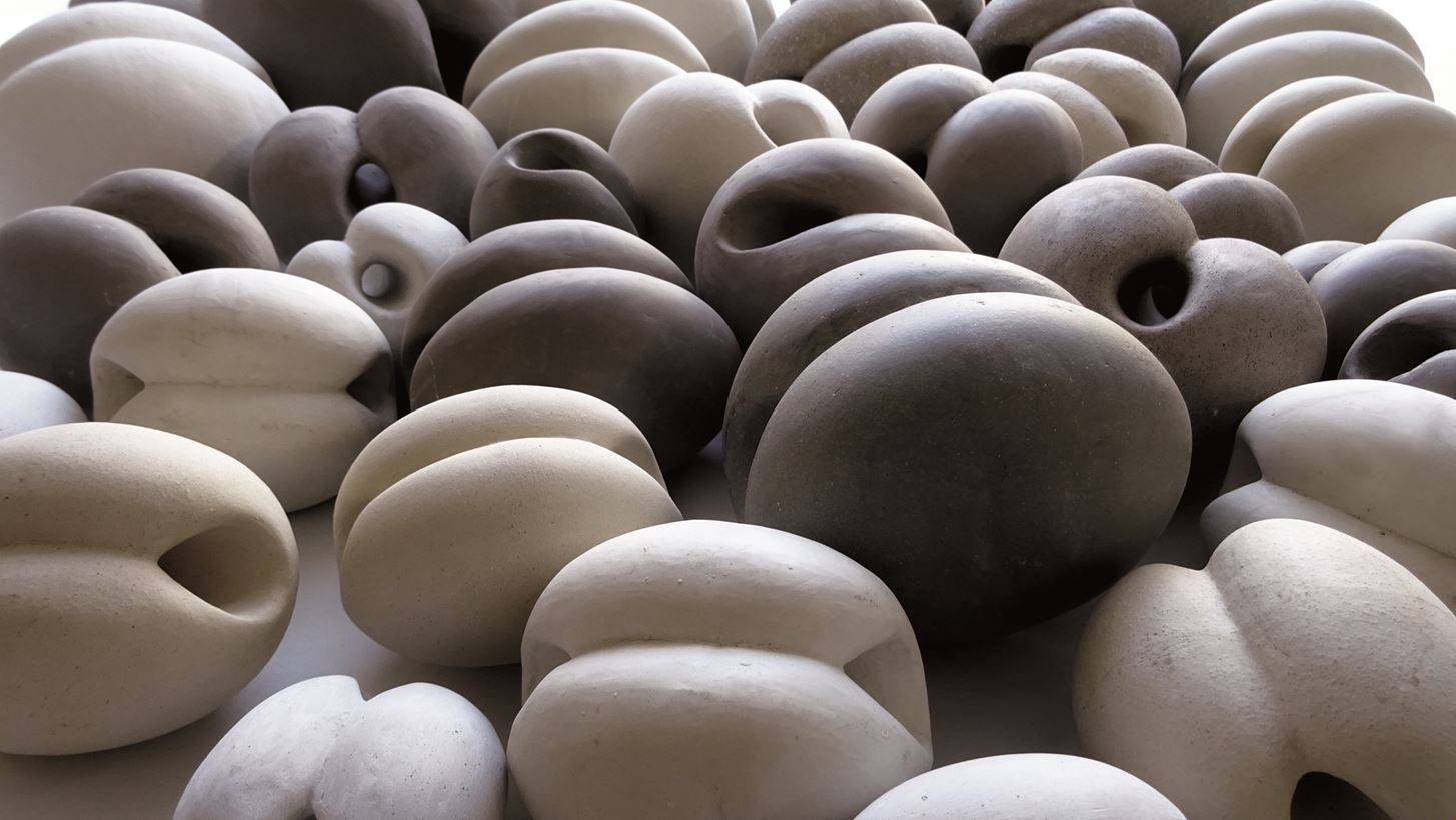 Έκθεση κεραμικής| "Χθόνιο φως. Πώς η κεραμική συνομιλεί με το σήμερα"