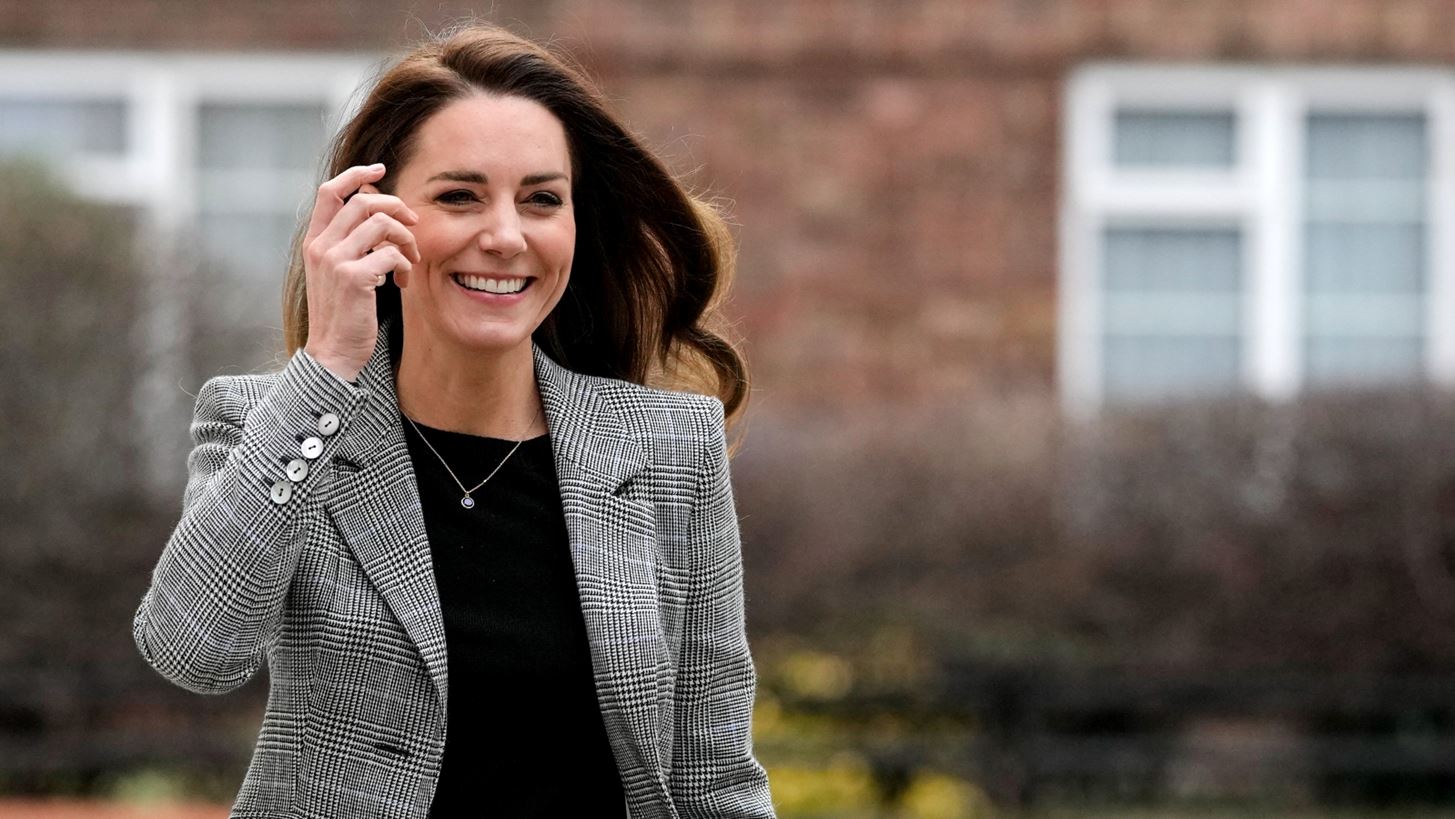 &#x397; Kate Middleton &#x3B1;&#x3C8;&#x3B7;&#x3C6;&#x3AC; &#x3C4;&#x3B9;&#x3C2; &#x3C4;&#x3AC;&#x3C3;&#x3B5;&#x3B9;&#x3C2; | &#x3A0;&#x3CE;&#x3C2; &#x3C6;&#x3CC;&#x3C1;&#x3B5;&#x3C3;&#x3B5; &#x3C4;&#x3BF; skinny &#x3C4;&#x3B6;&#x3B9;&#x3BD; &#x3C0;&#x3B1;&#x3BD;&#x3C4;&#x3B5;&#x3BB;&#x3CC;&#x3BD;&#x3B9;