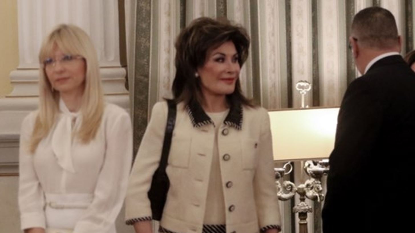 M&#x3B5; &#x3BD;&#x3AD;&#x3BF; look &#x3C3;&#x3C4;&#x3BF; &#x3A0;&#x3C1;&#x3BF;&#x3B5;&#x3B4;&#x3C1;&#x3B9;&#x3BA;&#x3CC; &#x39C;&#x3AD;&#x3B3;&#x3B1;&#x3C1;&#x3BF; &#x3B7; &#x393;&#x3B9;&#x3AC;&#x3BD;&#x3BD;&#x3B1; &#x391;&#x3B3;&#x3B3;&#x3B5;&#x3BB;&#x3BF;&#x3C0;&#x3BF;&#x3CD;&#x3BB;&#x3BF;&#x3C5; | &#x3A4;&#x3BF; &#x3BA;&#x3C1;&#x3B5;&#x3BC; &#x3C4;&#x3B1;&#x3B3;&#x3B9;&#x3AD;&#x3C1; &#x3BA;&#x3B1;&#x3B9; &#x3B7; &#x3B1;&#x3BB;&#x3BB;&#x3B1;&#x3B3;&#x3AE; &#x3C3;&#x3C4;&#x3B1; &#x3BC;&#x3B1;&#x3BB;&#x3BB;&#x3B9;&#x3AC; &#x3C4;&#x3B7;&#x3C2;