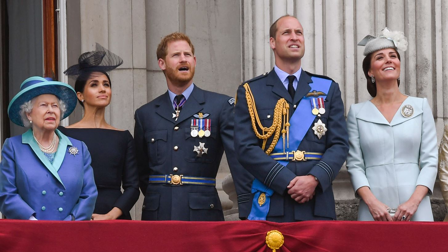 &#x3A4;&#x3BF; &#x3C7;&#x3C1;&#x3B9;&#x3C3;&#x3C4;&#x3BF;&#x3C5;&#x3B3;&#x3B5;&#x3BD;&#x3BD;&#x3B9;&#x3AC;&#x3C4;&#x3B9;&#x3BA;&#x3BF; &#x3B4;&#x3AD;&#x3BD;&#x3C4;&#x3C1;&#x3BF; &#x3C4;&#x3BF;&#x3C5; Kensington Palace &#x3BC;&#x3CC;&#x3BB;&#x3B9;&#x3C2; &#x3B1;&#x3C0;&#x3BF;&#x3BA;&#x3B1;&#x3BB;&#x3CD;&#x3C6;&#x3B8;&#x3B7;&#x3BA;&#x3B5;