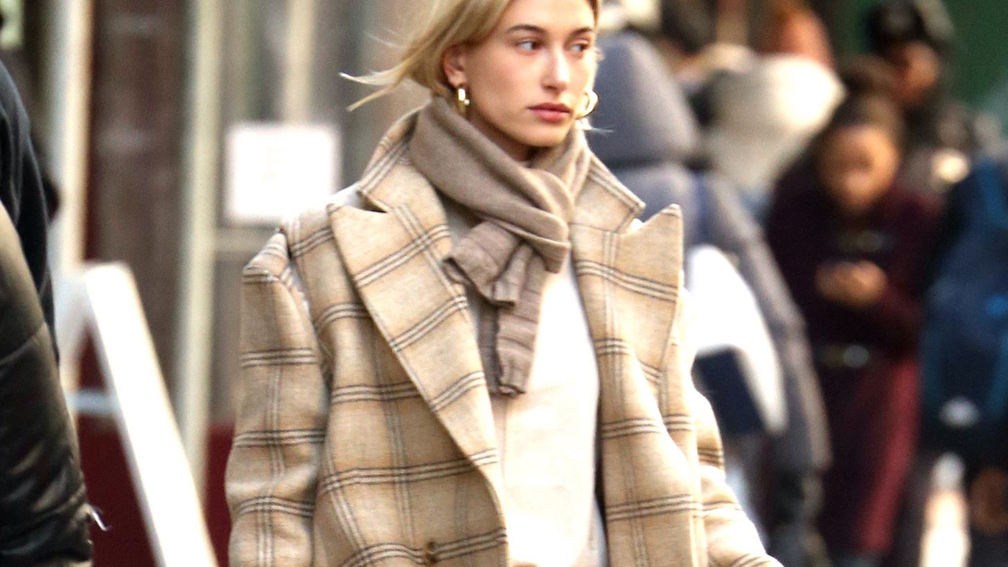 H Hailey Baldwin &#x3BC;&#x3B5; &#x3C4;&#x3BF; &#x3C0;&#x3B9;&#x3BF; hot &#x3BC;&#x3BF;&#x3C4;&#x3AF;&#x3B2;&#x3BF; &#x3BA;&#x3B1;&#x3B9; &#x3C7;&#x3C1;&#x3CE;&#x3BC;&#x3B1; &#x3C4;&#x3B7;&#x3C2; &#x3C3;&#x3B5;&#x3B6;&#x3CC;&#x3BD;