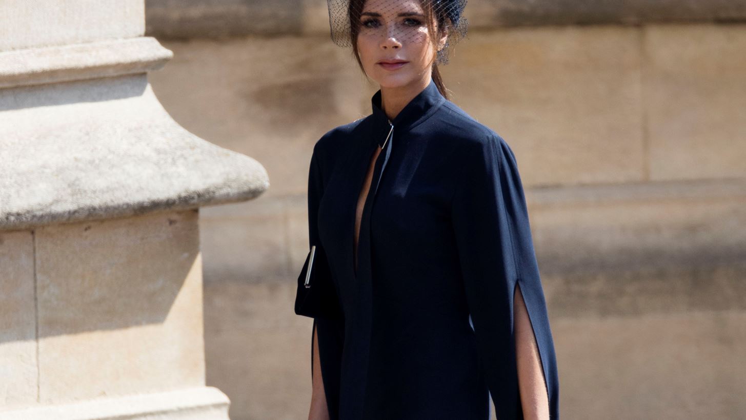 Victoria Beckham: &#x39B;&#x3B1;&#x3BD;&#x3C3;&#x3AC;&#x3C1;&#x3B5;&#x3B9; &#x3C3;&#x3C4;&#x3BF; label &#x3C4;&#x3B7;&#x3C2; &#x3C4;&#x3BF; &#x3C6;&#x3CC;&#x3C1;&#x3B5;&#x3BC;&#x3B1; &#x3C0;&#x3BF;&#x3C5; &#x3AD;&#x3B2;&#x3B1;&#x3BB;&#x3B5; &#x3C3;&#x3C4;&#x3BF; &#x3B2;&#x3B1;&#x3C3;&#x3B9;&#x3BB;&#x3B9;&#x3BA;&#x3CC; &#x3B3;&#x3AC;&#x3BC;&#x3BF;