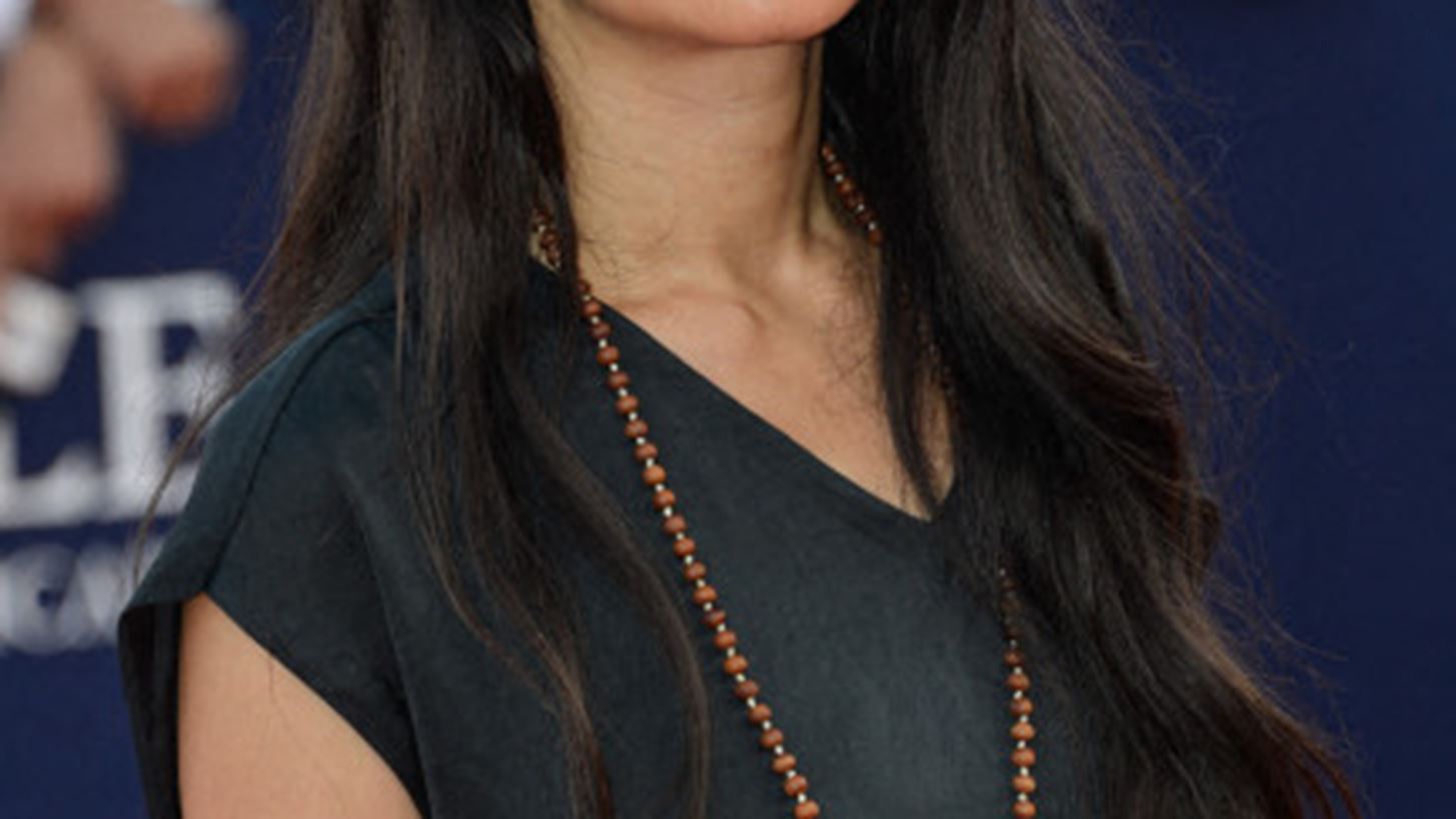 &#x3A0;&#x3CE;&#x3C2; &#x3B7; Chlo&#xE9; Zhao &#x3AD;&#x3B3;&#x3C1;&#x3B1;&#x3C8;&#x3B5; &#x3B9;&#x3C3;&#x3C4;&#x3BF;&#x3C1;&#x3AF;&#x3B1; &#x3C3;&#x3C4;&#x3B9;&#x3C2; &#x3A7;&#x3C1;&#x3C5;&#x3C3;&#x3AD;&#x3C2; &#x3A3;&#x3C6;&#x3B1;&#x3AF;&#x3C1;&#x3B5;&#x3C2;
