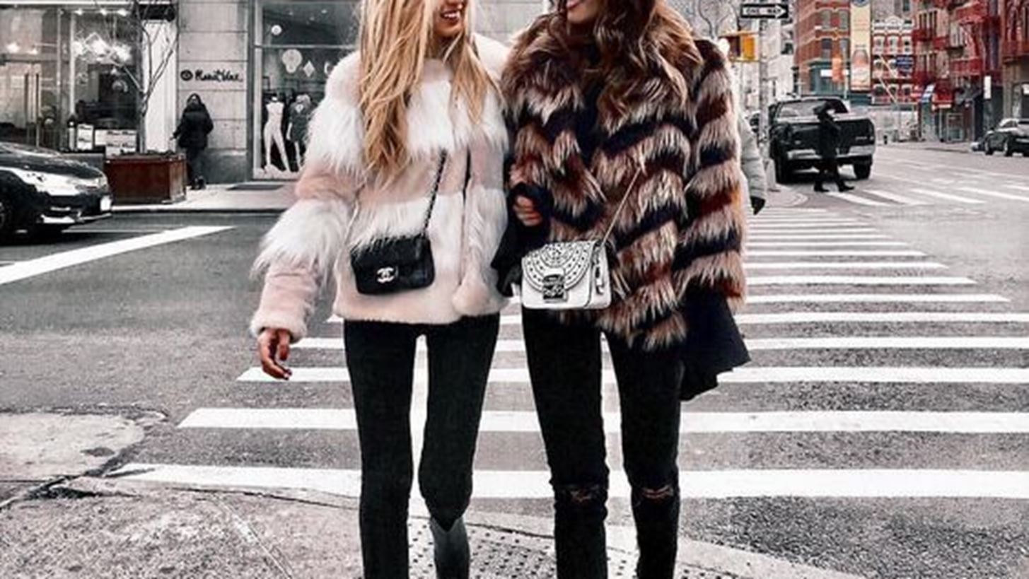 Ποιο είναι το fashion κομμάτι που δεν λείπει από το streetstyle των stars;