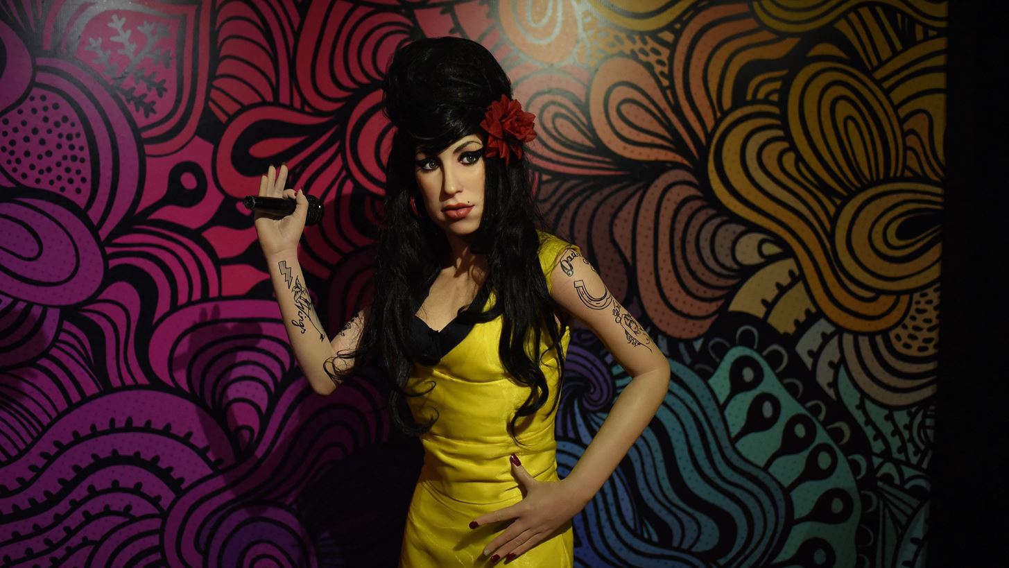 &quot;Amy Winehouse: 10 Years On&quot; | &#x397; &#x3B6;&#x3C9;&#x3AE; &#x3C4;&#x3B7;&#x3C2; &#x3C3;&#x3C4;&#x3B1;&#x3C1; &#x3BC;&#x3AD;&#x3C3;&#x3B1; &#x3B1;&#x3C0;&#x3CC; &#x3C4;&#x3B1; &#x3BC;&#x3AC;&#x3C4;&#x3B9;&#x3B1; &#x3C4;&#x3B7;&#x3C2; &#x3BC;&#x3B7;&#x3C4;&#x3AD;&#x3C1;&#x3B1;&#x3C2; &#x3C4;&#x3B7;&#x3C2;