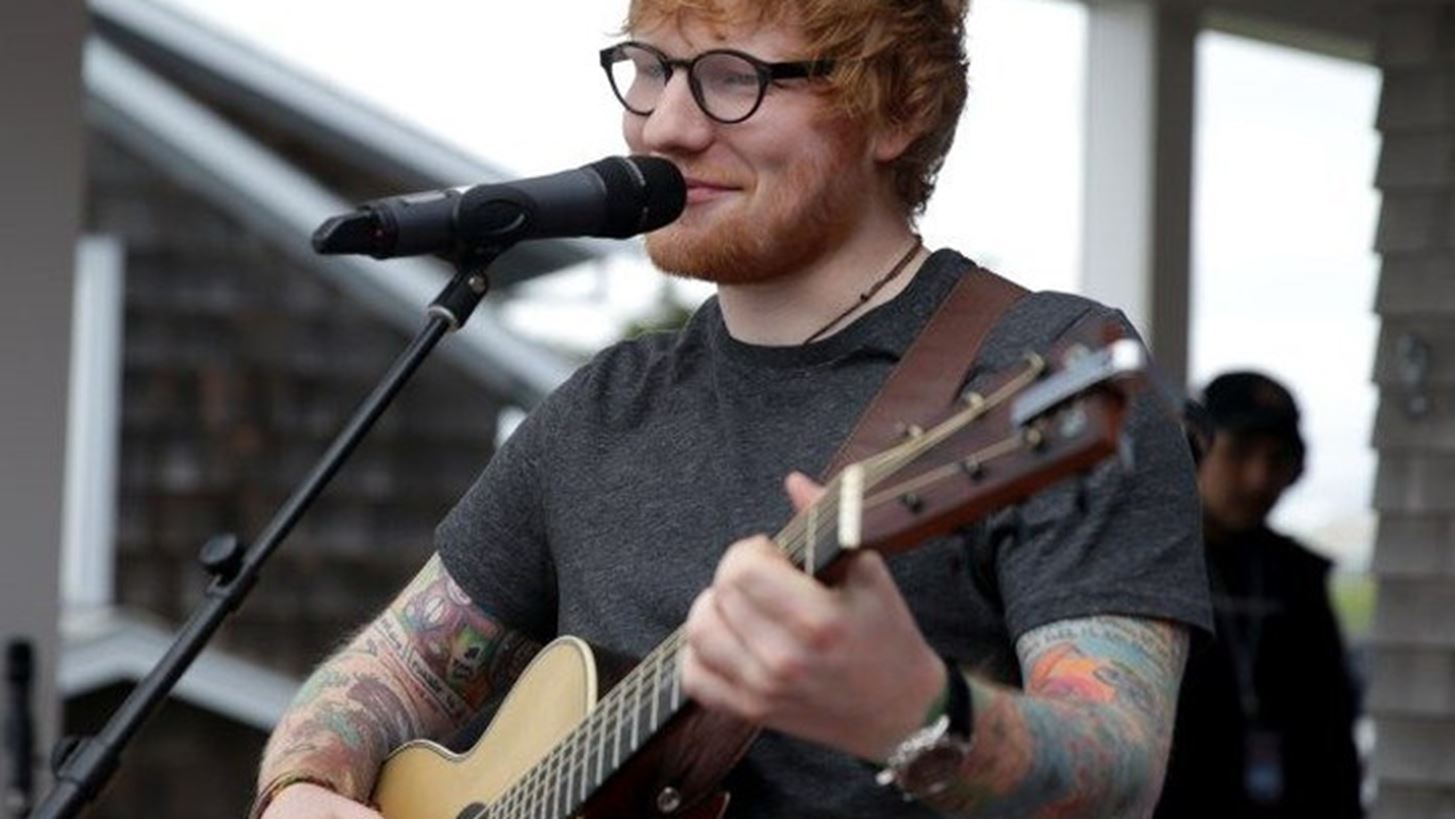 Ed Sheeran | &#x395;&#x3AF;&#x3BD;&#x3B1;&#x3B9; &#x3BF; &#x3C0;&#x3B9;&#x3BF; &#x3B5;&#x3C0;&#x3B9;&#x3C4;&#x3C5;&#x3C7;&#x3B7;&#x3BC;&#x3AD;&#x3BD;&#x3BF;&#x3C2; star &#x3C4;&#x3BF;&#x3C5; 2018