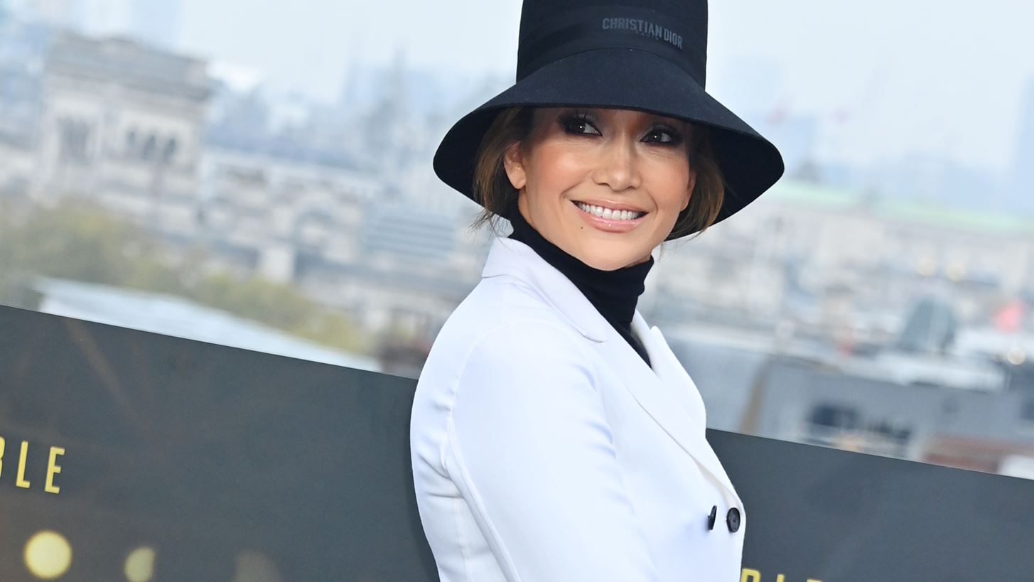 Jennifer Lopez | &#x391;&#x3BD;&#x3B1;&#x3B6;&#x3B7;&#x3C4;&#x3AC; &#x3C3;&#x3CD;&#x3BD;&#x3C4;&#x3C1;&#x3BF;&#x3C6;&#x3BF; &#x3B5;&#x3BA;&#x3C4;&#x3CC;&#x3C2; showbiz