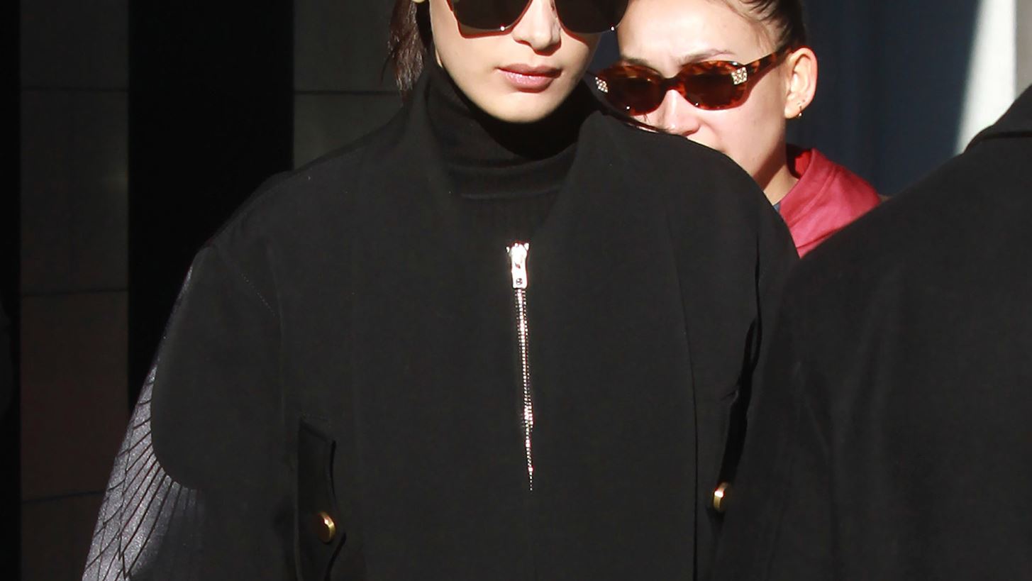 Total black &#x3BD;&#x3C4;&#x3CD;&#x3C3;&#x3B9;&#x3BC;&#x3BF;: &#x397; &#x392;ella Hadid &#x3C0;&#x3B1;&#x3C1;&#x3B1;&#x3B4;&#x3AF;&#x3B4;&#x3B5;&#x3B9; &#x3BC;&#x3B1;&#x3B8;&#x3AE;&#x3BC;&#x3B1;&#x3C4;&#x3B1; &#x3C3;&#x3C4;&#x3C5;&#x3BB;