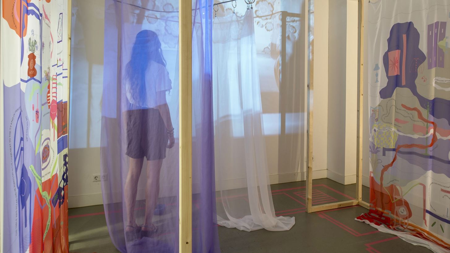 Womenhouse | &#x39C;&#x3AF;&#x3B1; &#x3B5;&#x3B9;&#x3BA;&#x3B1;&#x3C3;&#x3C4;&#x3B9;&#x3BA;&#x3AE; &#x3B5;&#x3B3;&#x3BA;&#x3B1;&#x3C4;&#x3AC;&#x3C3;&#x3C4;&#x3B1;&#x3C3;&#x3B7; &#x3C0;&#x3BF;&#x3C5; &#x3B4;&#x3B9;&#x3B5;&#x3C1;&#x3B5;&#x3C5;&#x3BD;&#x3AC; &#x3C4;&#x3BF;&#x3BD; &#x3C1;&#x3CC;&#x3BB;&#x3BF; &#x3C4;&#x3B7;&#x3C2; &#x3B3;&#x3C5;&#x3BD;&#x3B1;&#x3AF;&#x3BA;&#x3B1;&#x3C2; &#x3C3;&#x3C4;&#x3BF; &#x3BF;&#x3B9;&#x3BA;&#x3B9;&#x3B1;&#x3BA;&#x3CC; &#x3C0;&#x3B5;&#x3C1;&#x3B9;&#x3B2;&#x3AC;&#x3BB;&#x3BB;&#x3BF;&#x3BD;
