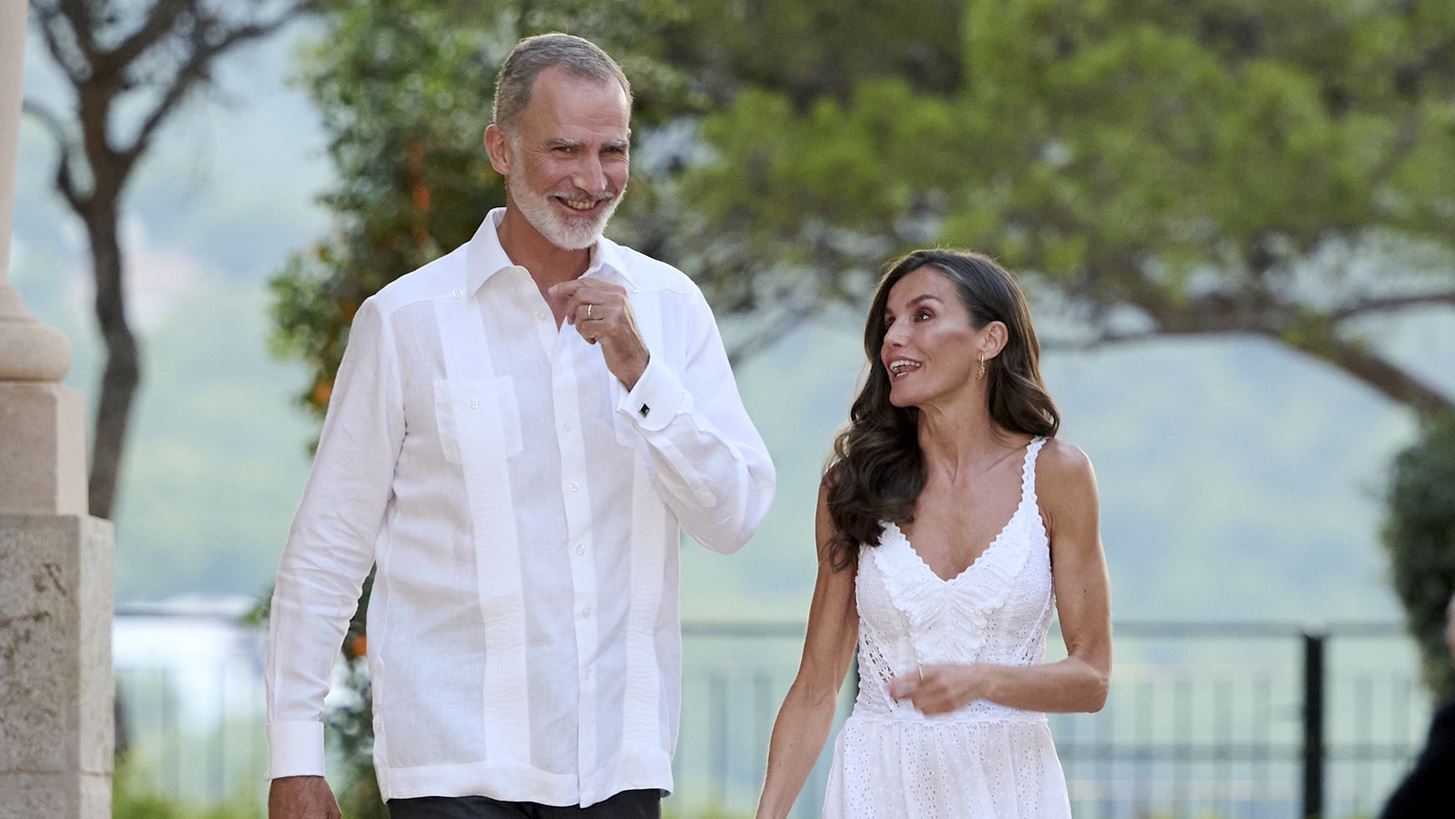 &#x393;&#x3B9;&#x3B1;&#x3C4;&#x3AF; &#x3B7; &#x3B2;&#x3B1;&#x3C3;&#x3AF;&#x3BB;&#x3B9;&#x3C3;&#x3C3;&#x3B1; Letizia &#x3B4;&#x3B5;&#x3BD; &#x3B4;&#x3B9;&#x3AD;&#x3BA;&#x3BF;&#x3C8;&#x3B5; &#x3C4;&#x3B9;&#x3C2; &#x3BA;&#x3B1;&#x3BB;&#x3BF;&#x3BA;&#x3B1;&#x3B9;&#x3C1;&#x3B9;&#x3BD;&#x3AD;&#x3C2; &#x3C4;&#x3B7;&#x3C2; &#x3B4;&#x3B9;&#x3B1;&#x3BA;&#x3BF;&#x3C0;&#x3AD;&#x3C2; &#x3C3;&#x3C4;&#x3B7;&#x3BD; &#x395;&#x3BB;&#x3BB;&#x3AC;&#x3B4;&#x3B1;;
