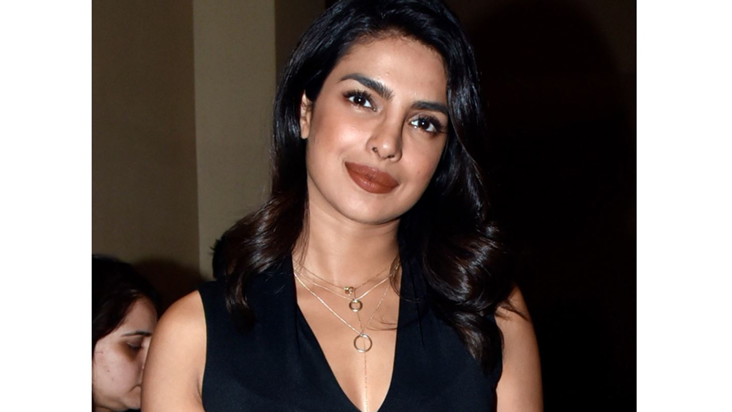 Priyanka Chopra | &#x397; &#x3B1;&#x3B9;&#x3CE;&#x3BD;&#x3B9;&#x3B1; &#x3BC;&#x3B5;&#x3BB;&#x3B1;&#x3C7;&#x3C1;&#x3B9;&#x3BD;&#x3AE; &#x3AD;&#x3B2;&#x3B1;&#x3C8;&#x3B5; &#x3C4;&#x3B1; &#x3BC;&#x3B1;&#x3BB;&#x3BB;&#x3B9;&#x3AC; &#x3C4;&#x3B7;&#x3C2;