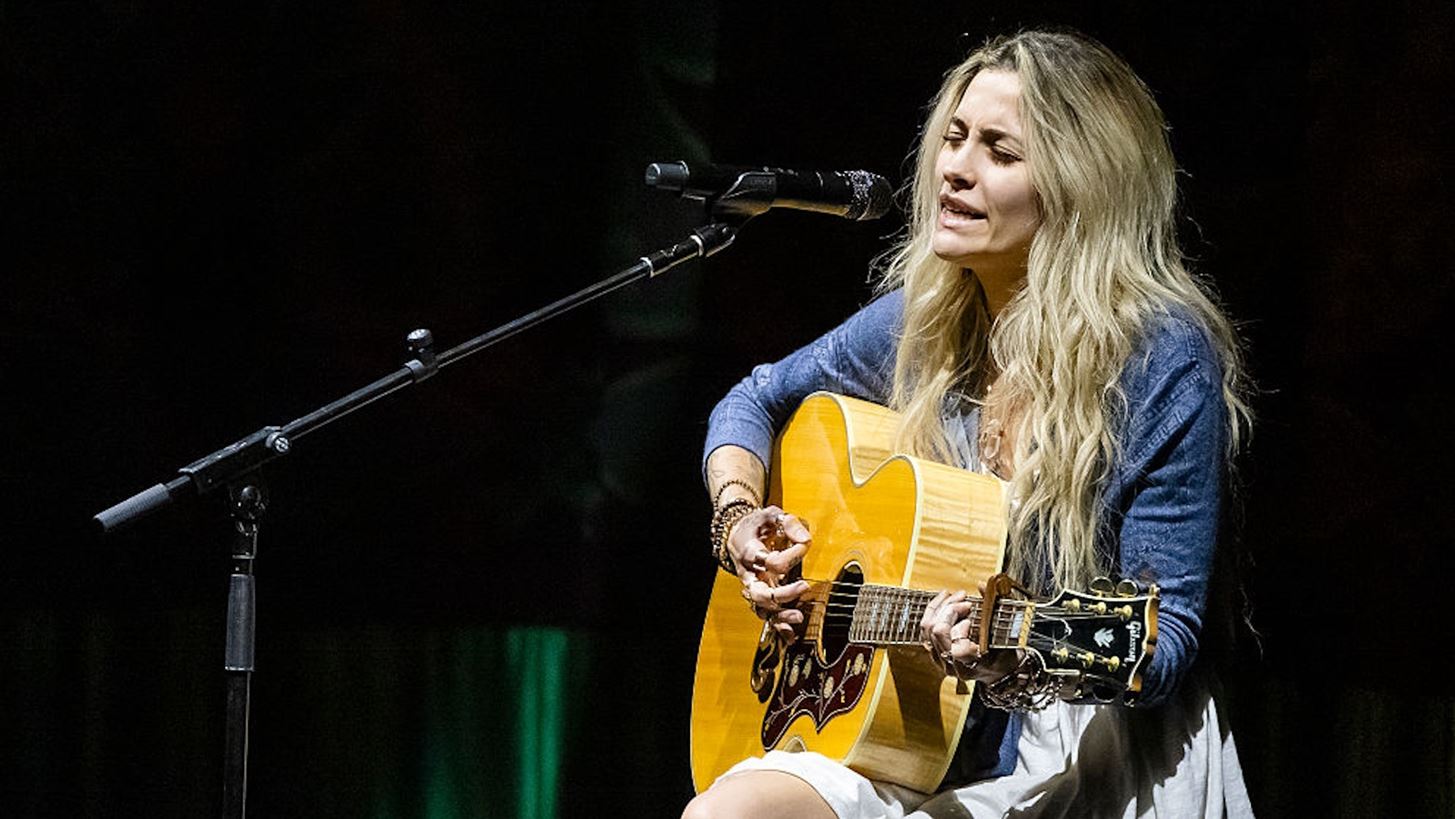 &quot;&#x39C;&#x3B5; &#x3BA;&#x3B1;&#x3C4;&#x3AD;&#x3C3;&#x3C4;&#x3C1;&#x3B5;&#x3C8;&#x3B5;!&quot;: &#x397; Paris Jackson &#x3B4;&#x3B5;&#x3AF;&#x3C7;&#x3BD;&#x3B5;&#x3B9; &#x3C3;&#x3C4;&#x3BF;&#x3BD; &#x3C6;&#x3B1;&#x3BA;&#x3CC; &#x3C4;&#x3B9;&#x3C2; &#x3BA;&#x3B1;&#x3C4;&#x3B1;&#x3C3;&#x3C4;&#x3C1;&#x3BF;&#x3C6;&#x3B9;&#x3BA;&#x3AD;&#x3C2; &#x3C3;&#x3C9;&#x3BC;&#x3B1;&#x3C4;&#x3B9;&#x3BA;&#x3AD;&#x3C2; &#x3C3;&#x3C5;&#x3BD;&#x3AD;&#x3C0;&#x3B5;&#x3B9;&#x3B5;&#x3C2; &#x3C4;&#x3BF;&#x3C5; &#x3B5;&#x3B8;&#x3B9;&#x3C3;&#x3BC;&#x3BF;&#x3CD; &#x3C4;&#x3B7;&#x3C2;