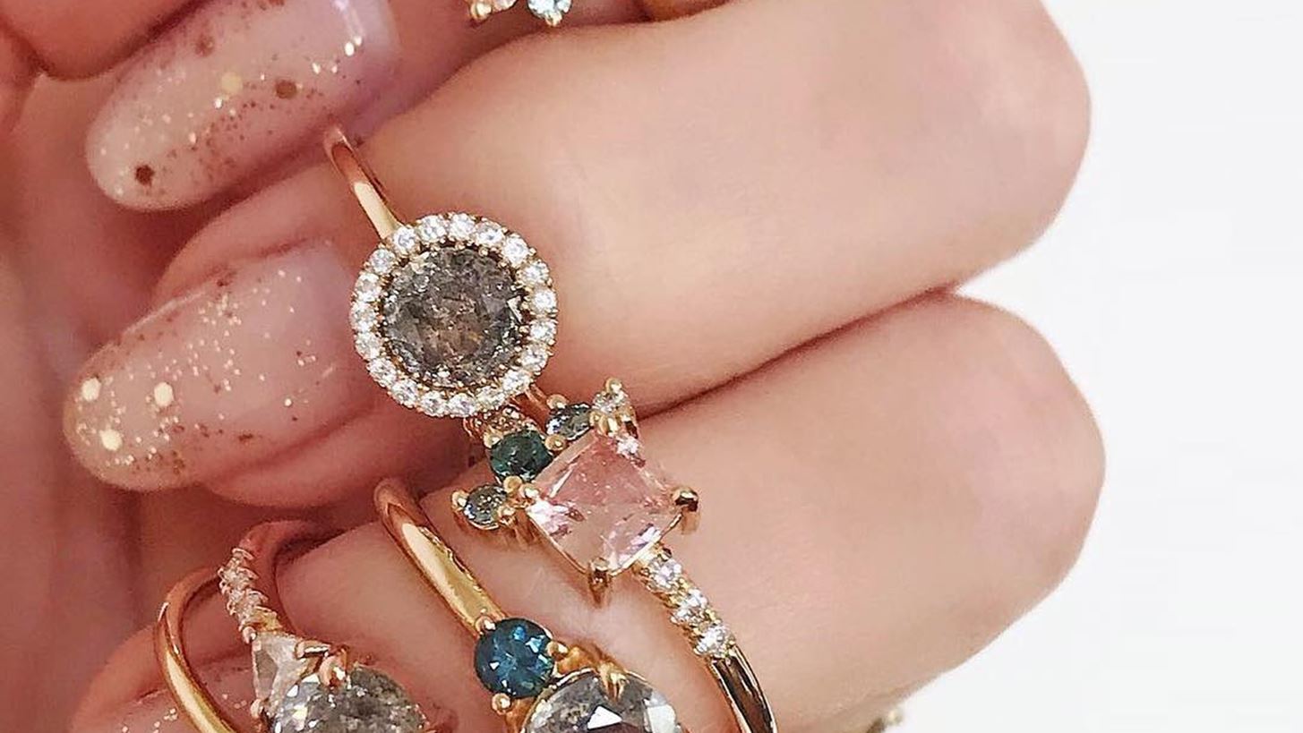 Glitter nails | &#x3A4;&#x3BF; &#x3BB;&#x3B1;&#x3BC;&#x3C0;&#x3B5;&#x3C1;&#x3CC; trend &#x3C0;&#x3BF;&#x3C5; &#x3B8;&#x3B1; &#x3B1;&#x3BD;&#x3B1;&#x3B4;&#x3B5;&#x3AF;&#x3BE;&#x3B5;&#x3B9; &#x3C4;&#x3BF; &#x3BC;&#x3B1;&#x3BD;&#x3B9;&#x3BA;&#x3B9;&#x3BF;&#x3CD;&#x3C1; &#x3C3;&#x3BF;&#x3C5;