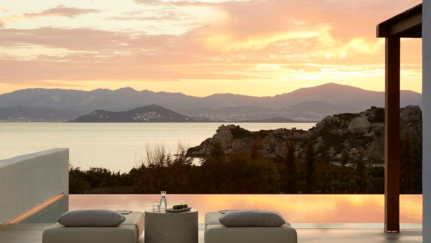 #Tidbits *: &#x388;&#x3BD;&#x3B1; &#x3BD;&#x3AD;&#x3BF; luxury hotel &#x3C3;&#x3C4;&#x3B7;&#x3BD; &#x3A0;&#x3AC;&#x3C1;&#x3BF;